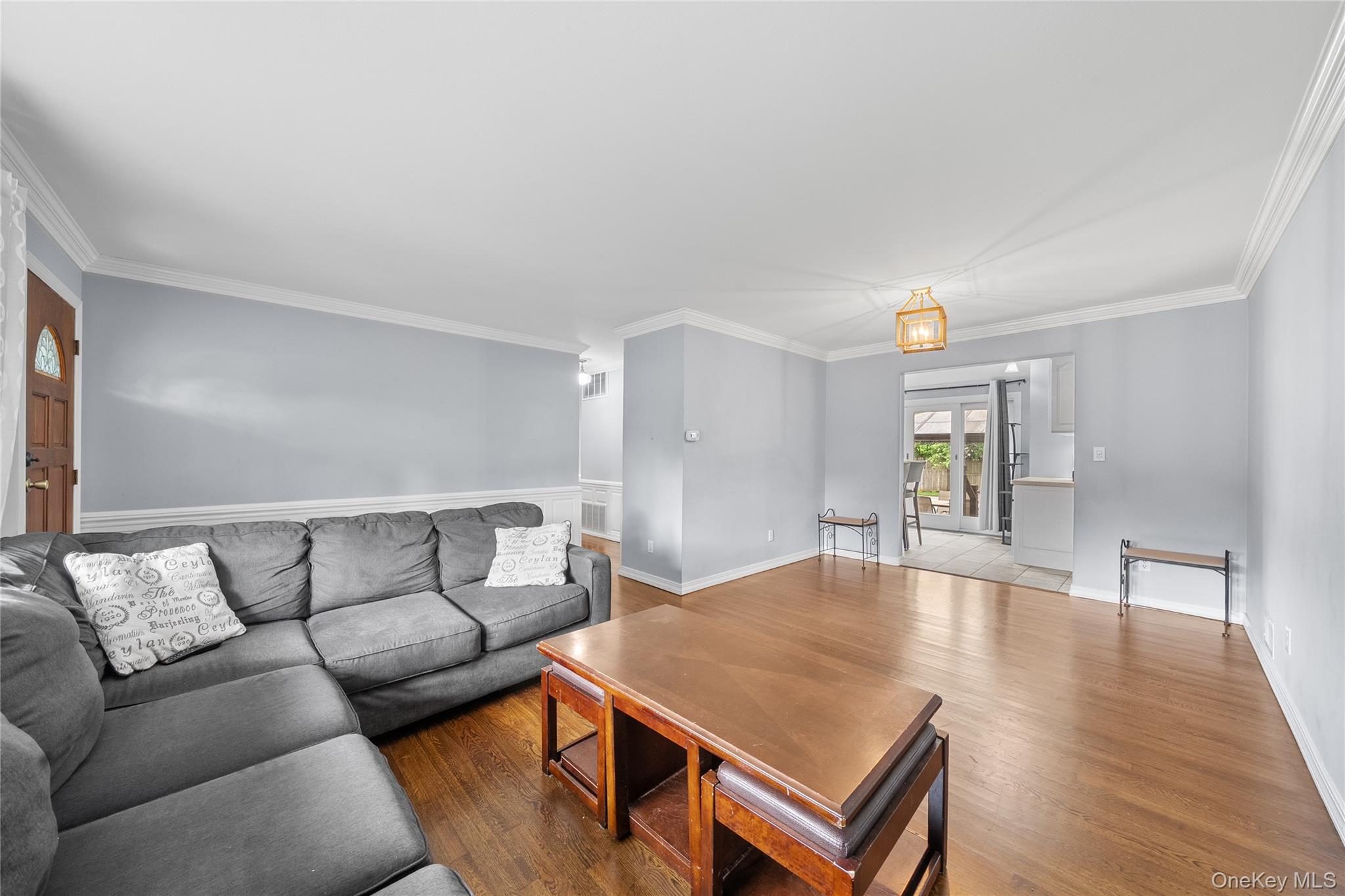 12 Donna Lane, Commack, NY 11725