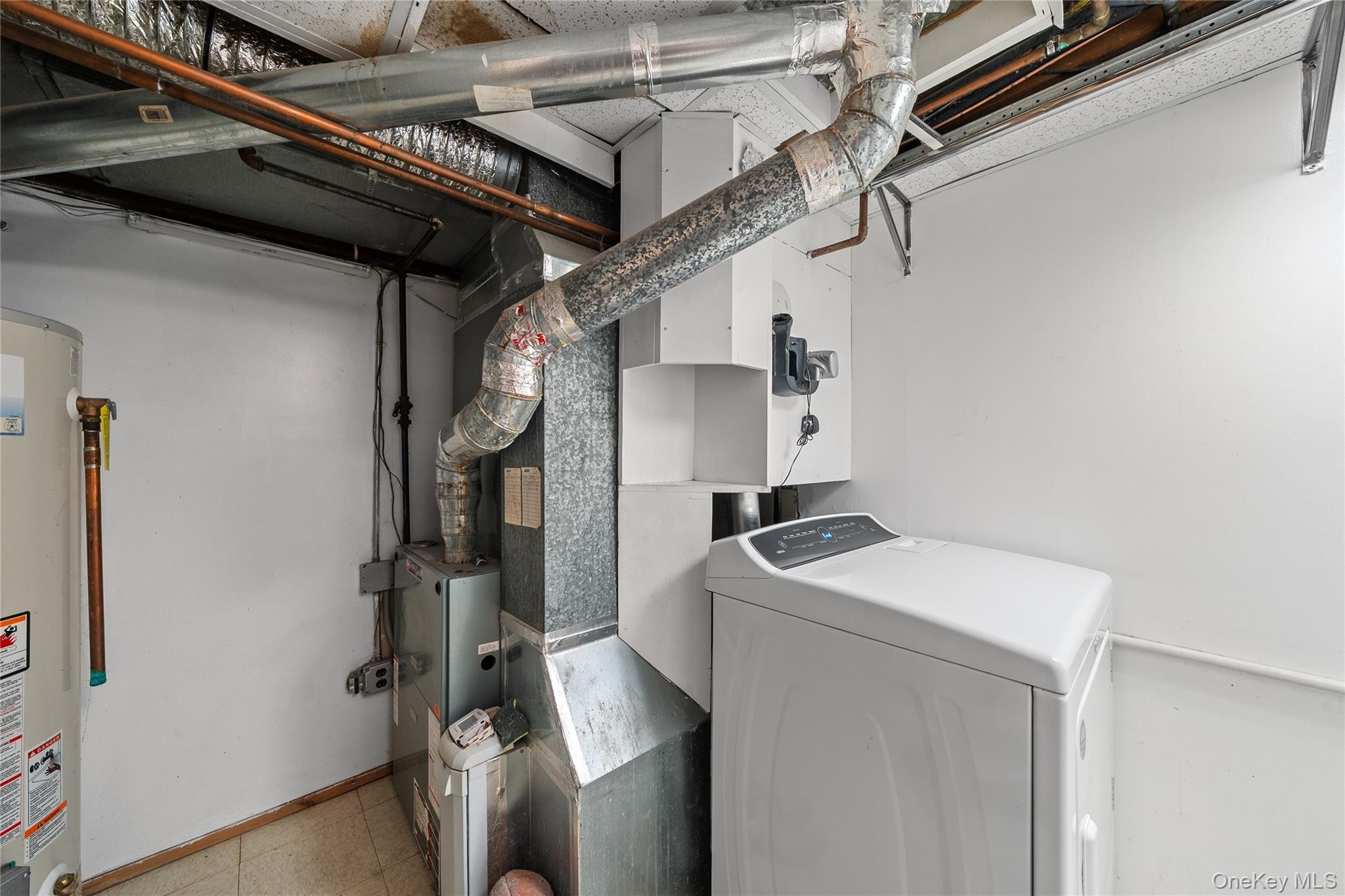 12 Donna Lane, Commack, NY 11725