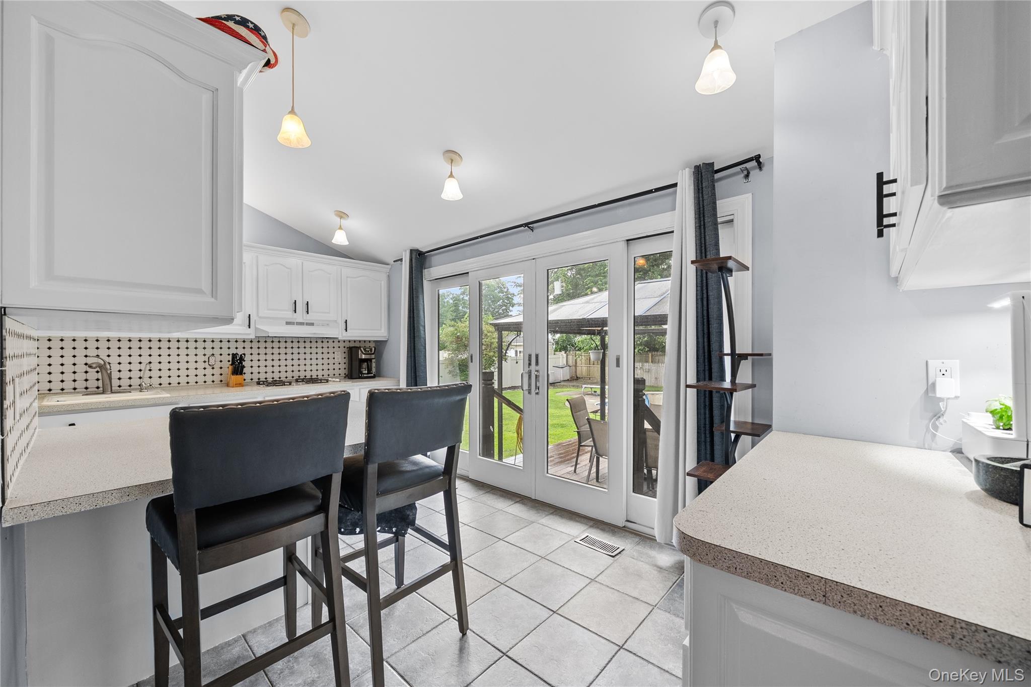 12 Donna Lane, Commack, NY 11725