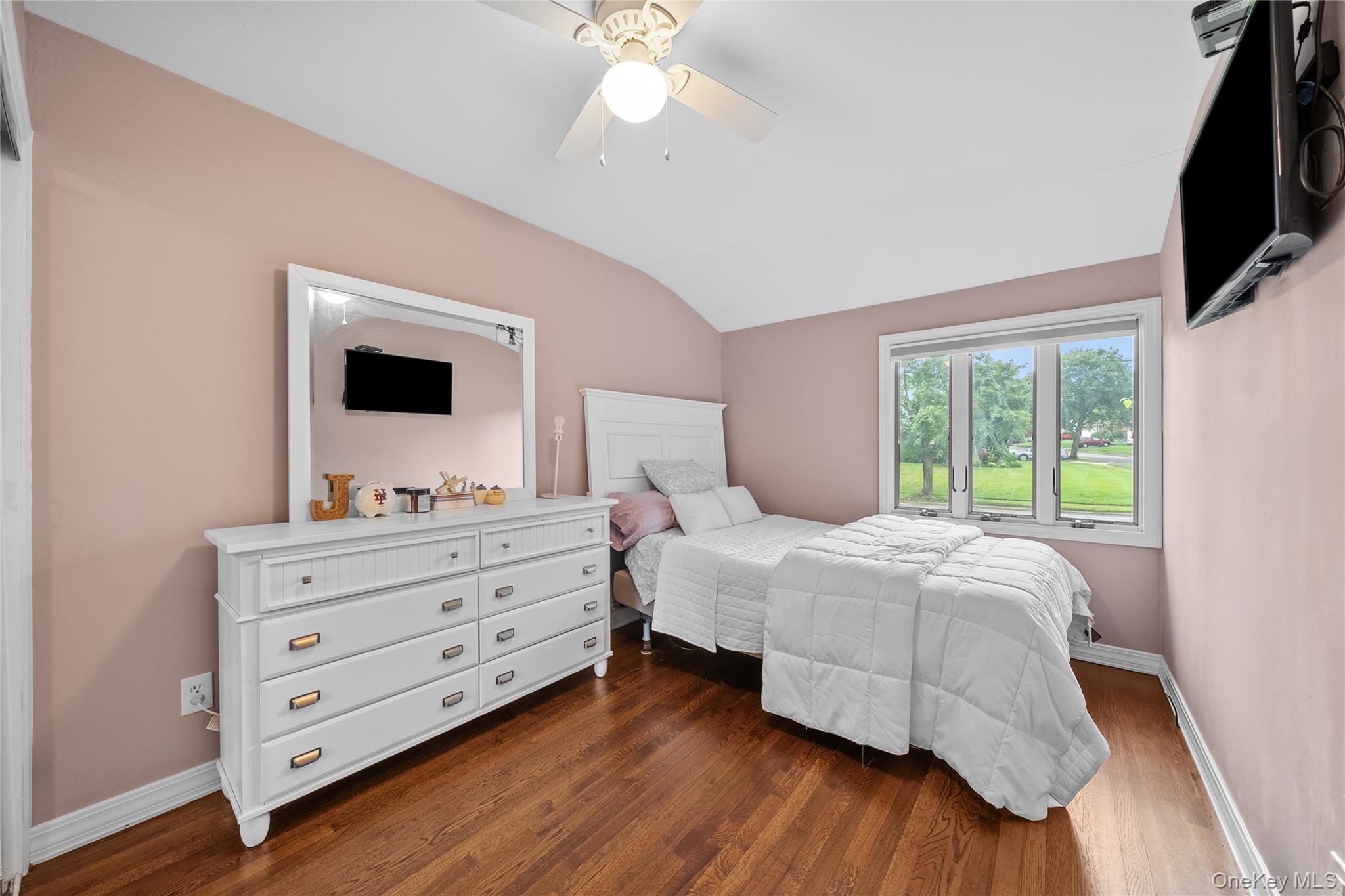 12 Donna Lane, Commack, NY 11725