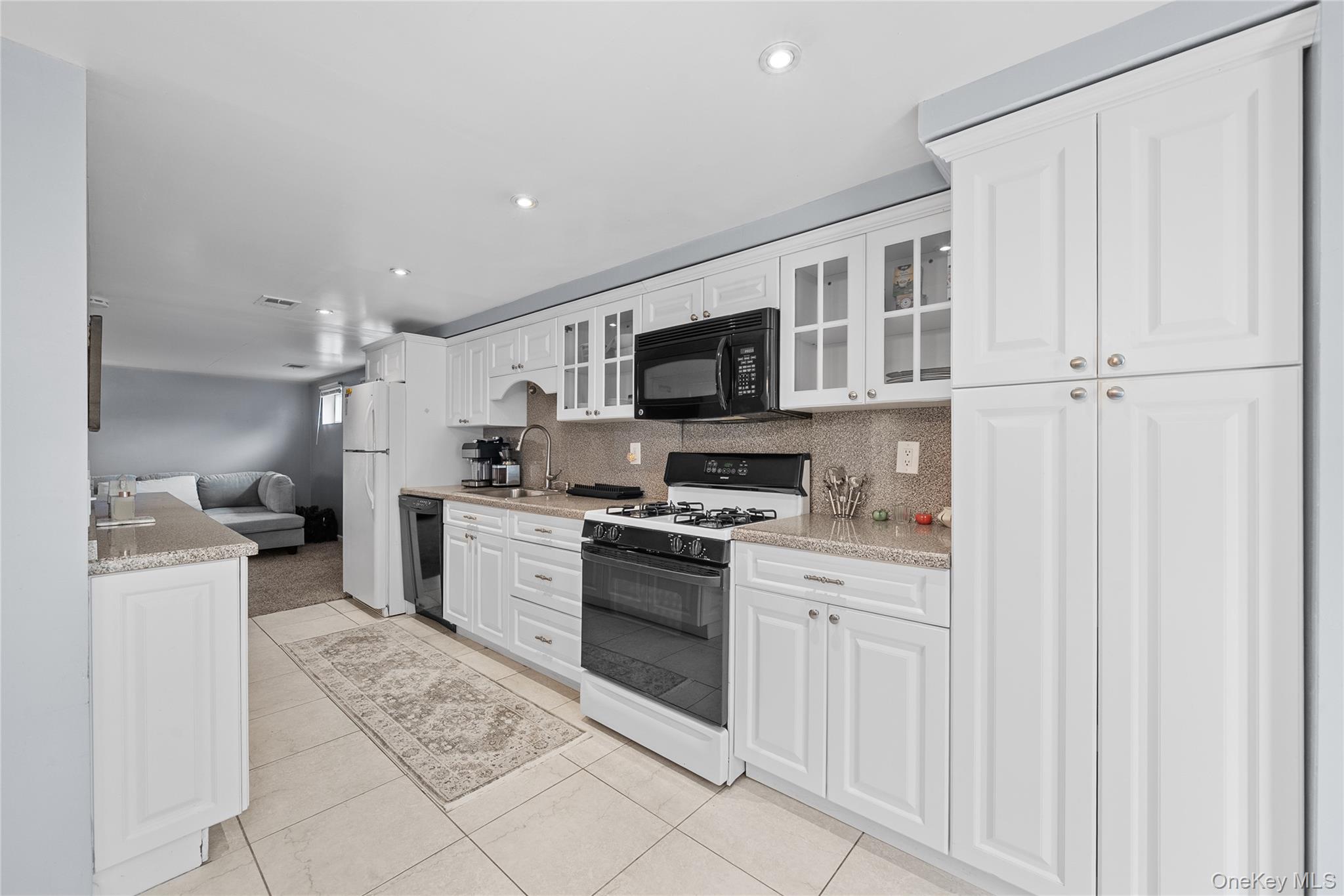 12 Donna Lane, Commack, NY 11725