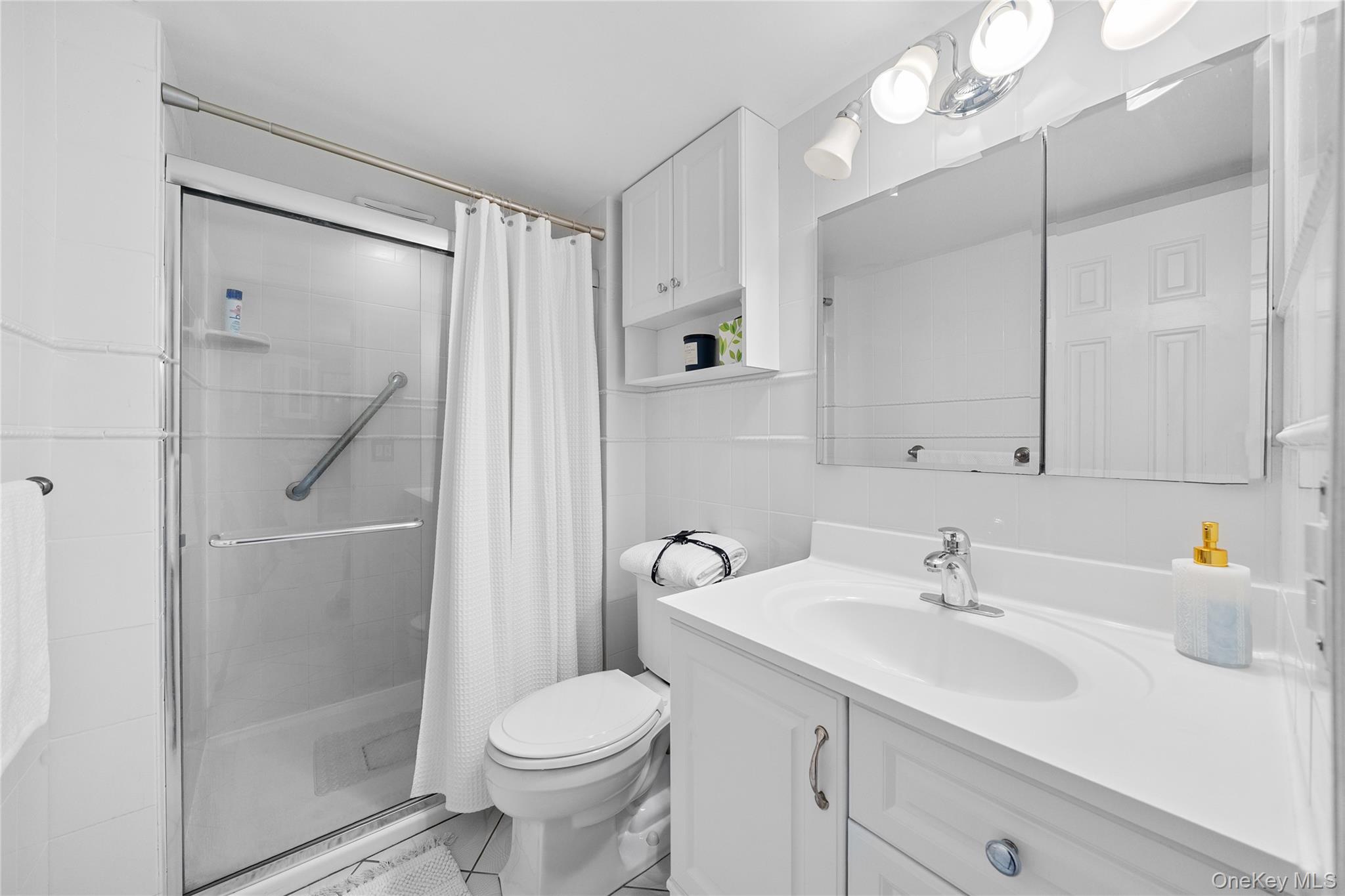 12 Donna Lane, Commack, NY 11725