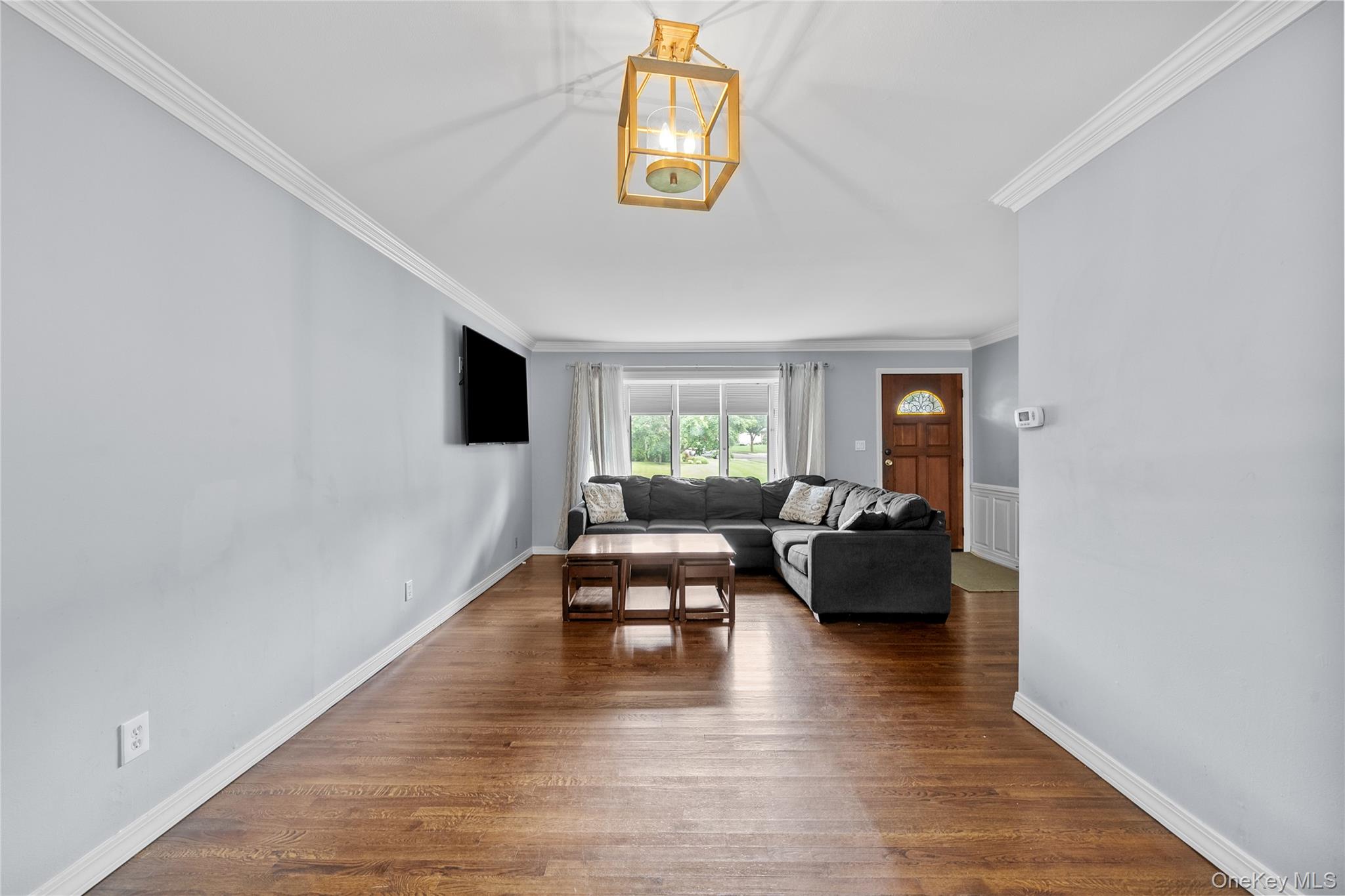 12 Donna Lane, Commack, NY 11725