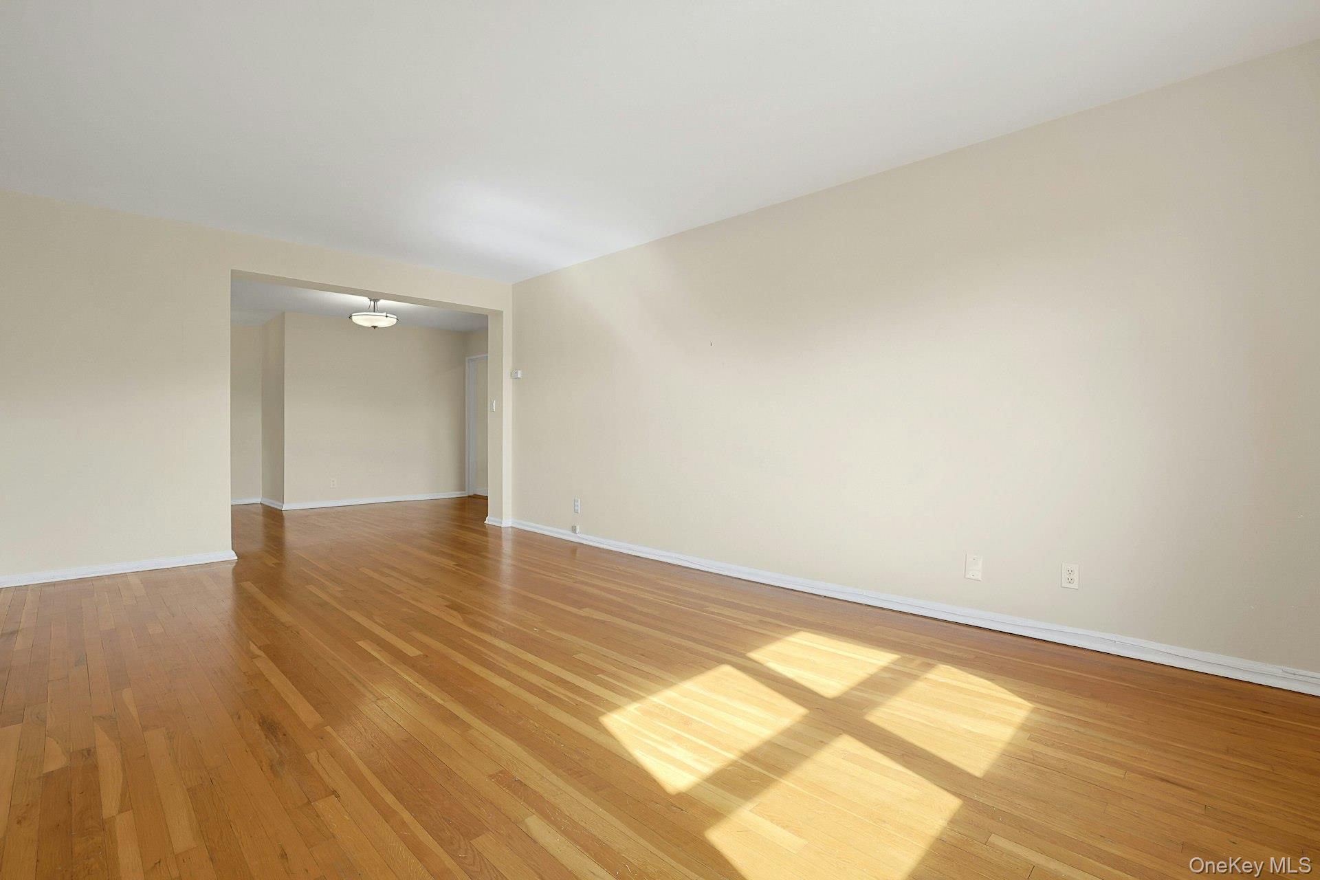 19 Old Mamaroneck Road # 6M, White Plains, NY 10605