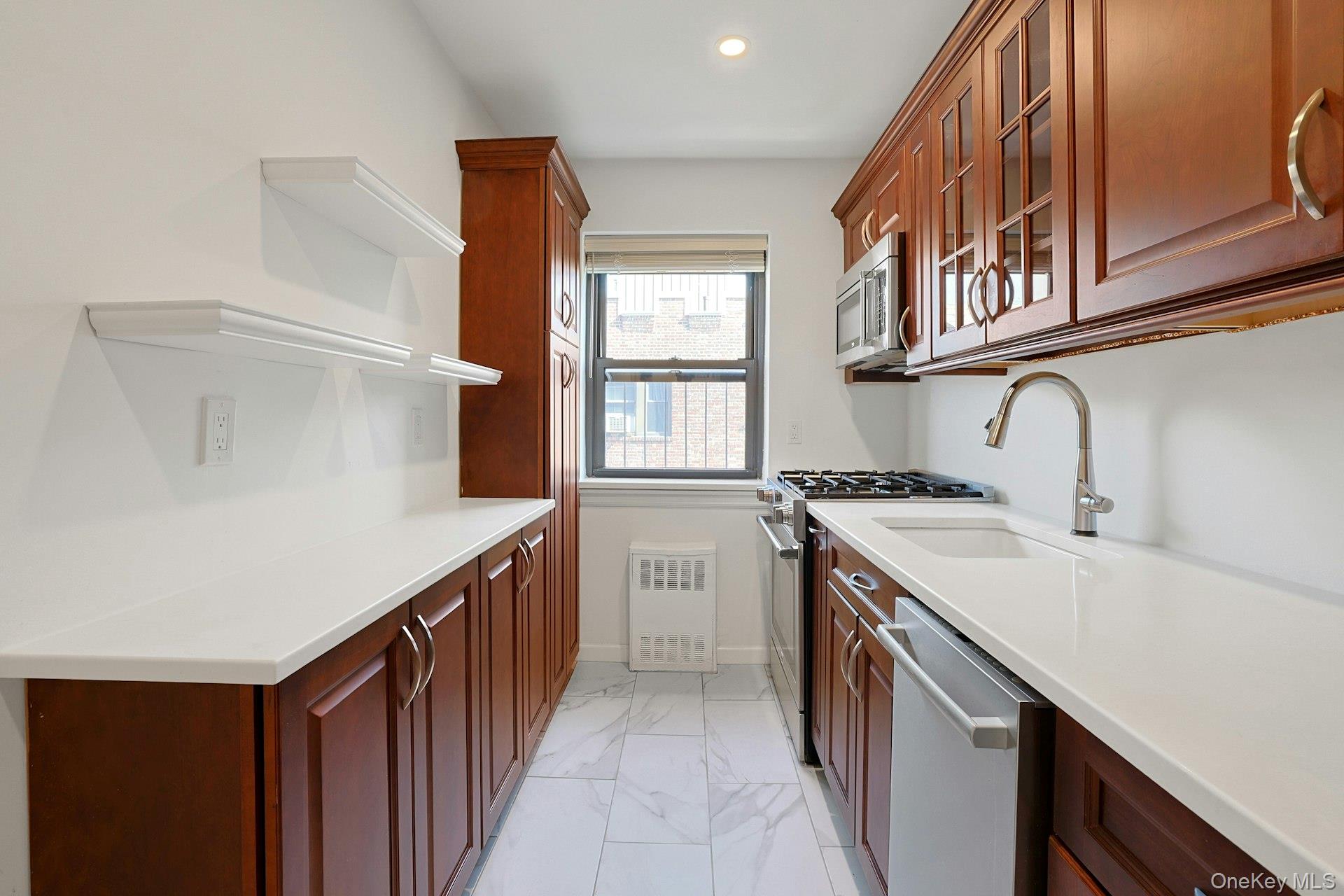 19 Old Mamaroneck Road # 6M, White Plains, NY 10605