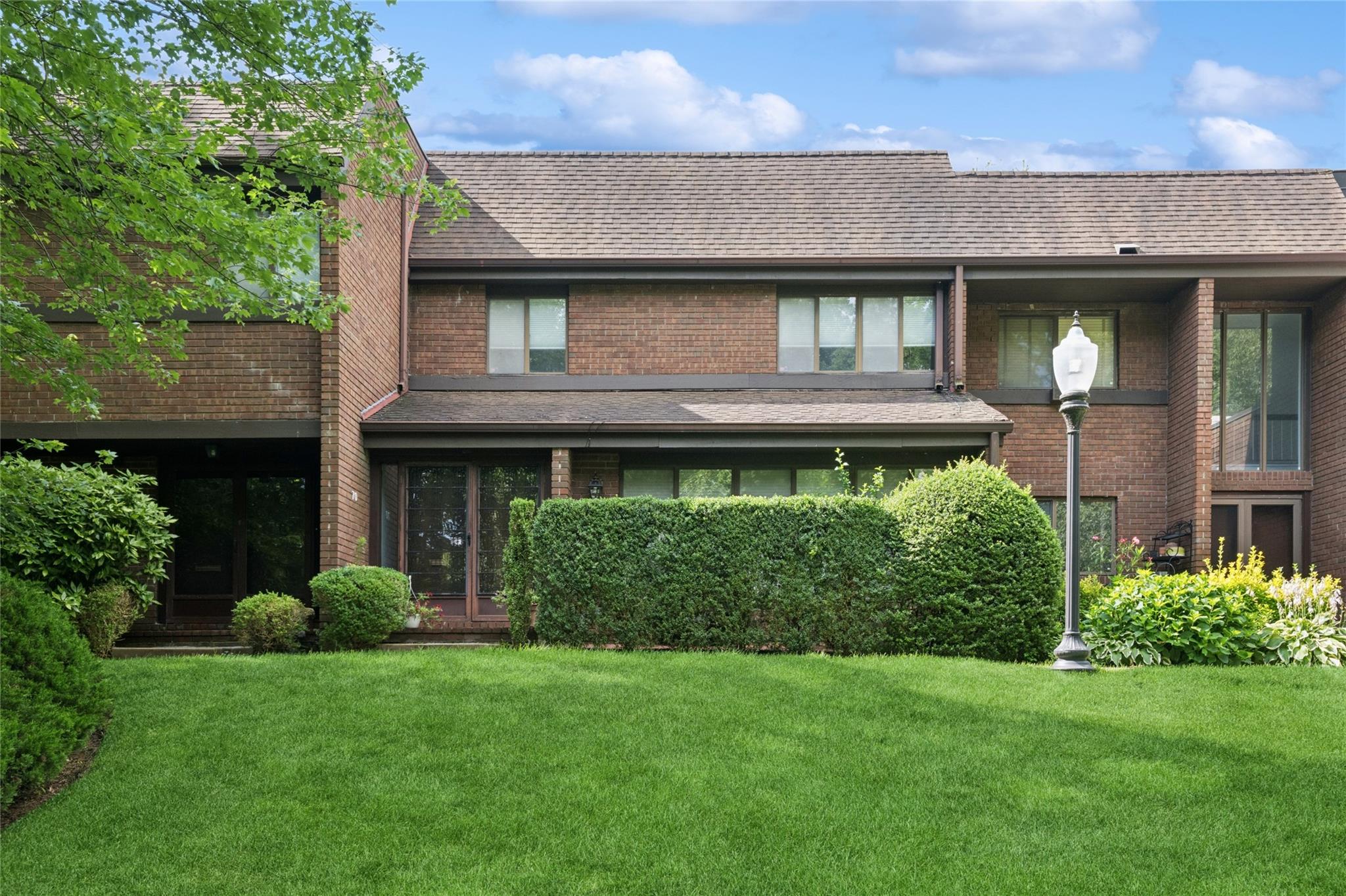 70 Pheasant Run, Roslyn, NY 11576