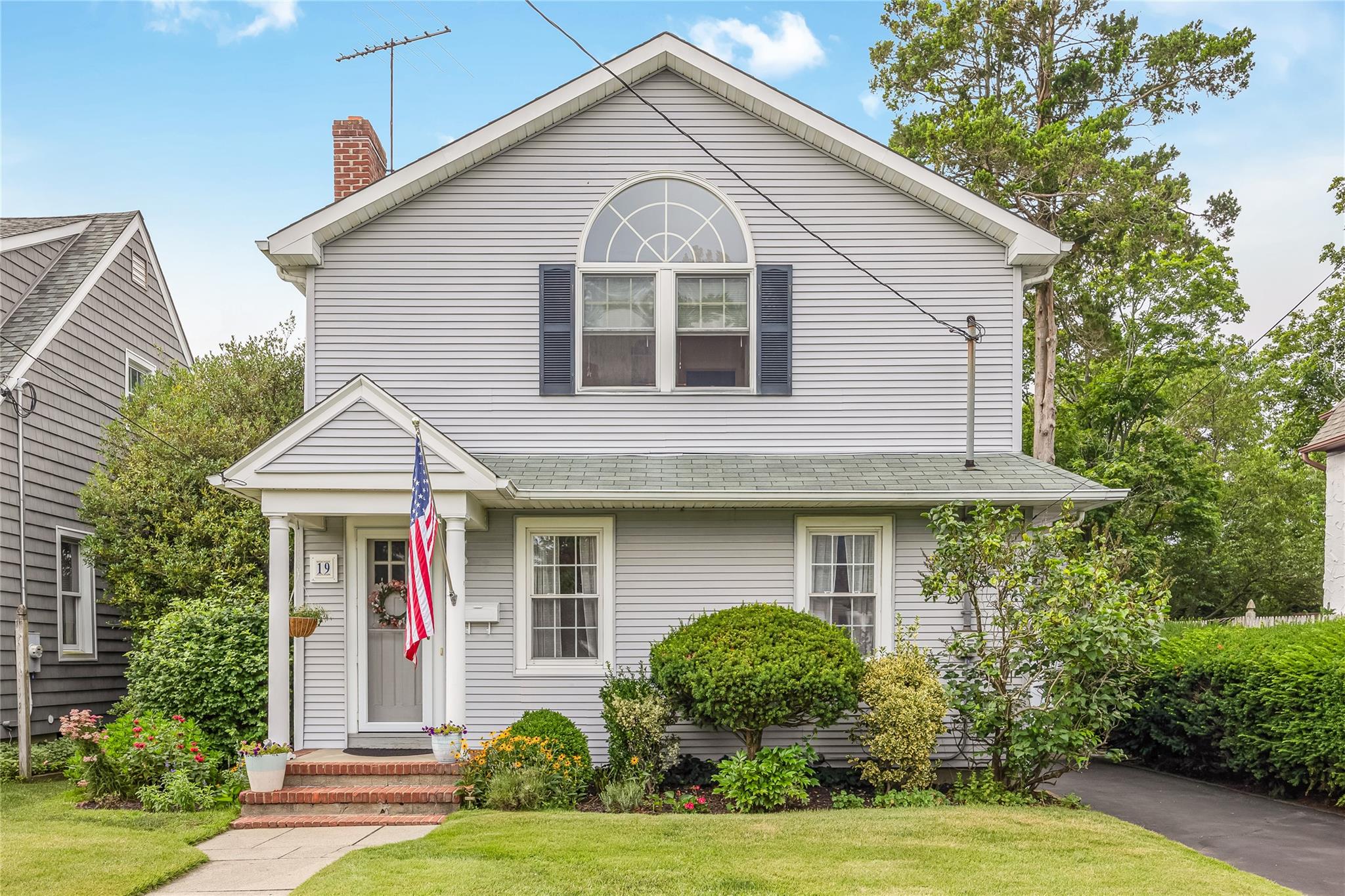 19 Rose Street, Islip, NY 11751