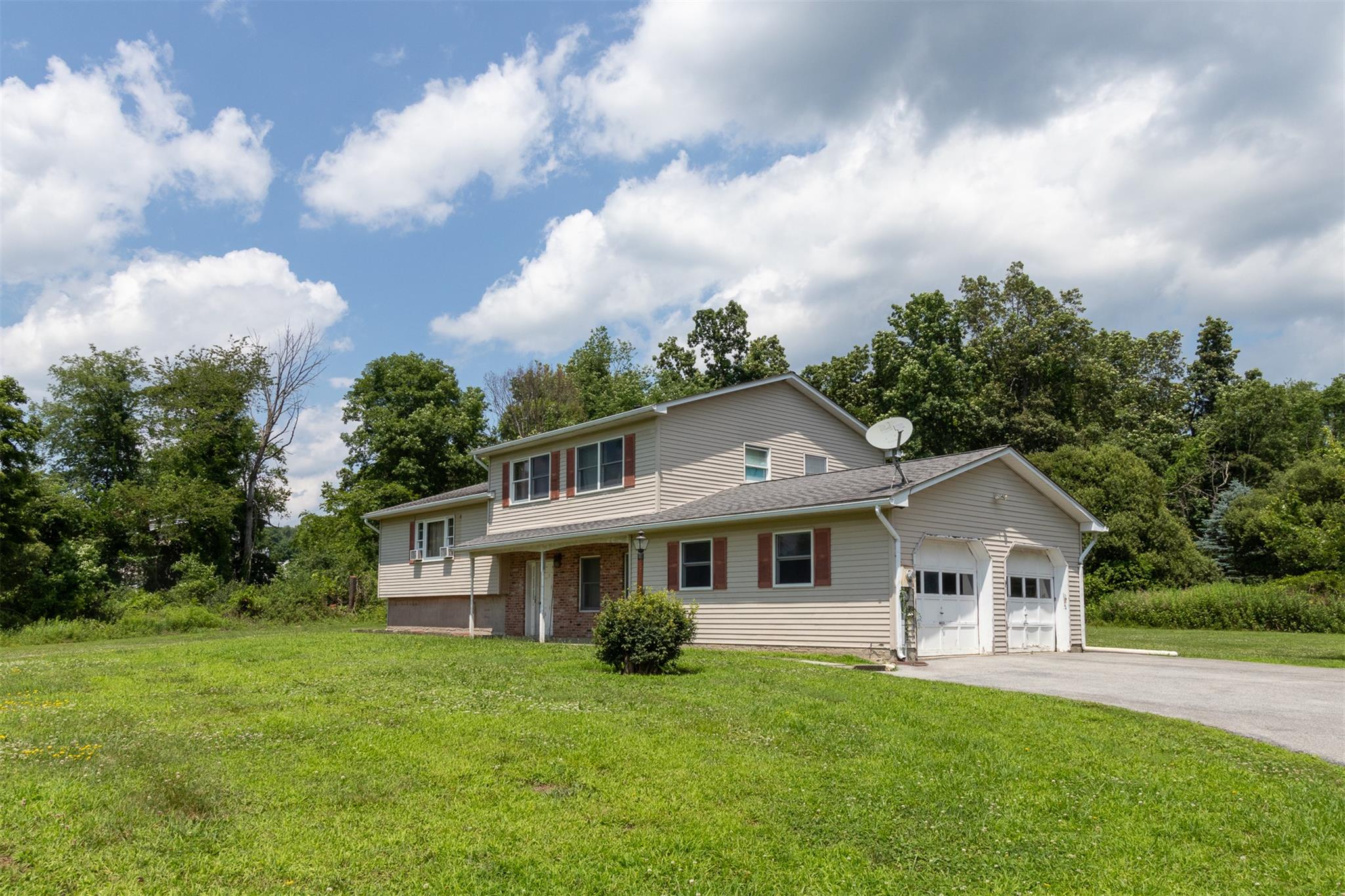 20 Meadow Ridge Lane, Lagrangeville, NY 12540