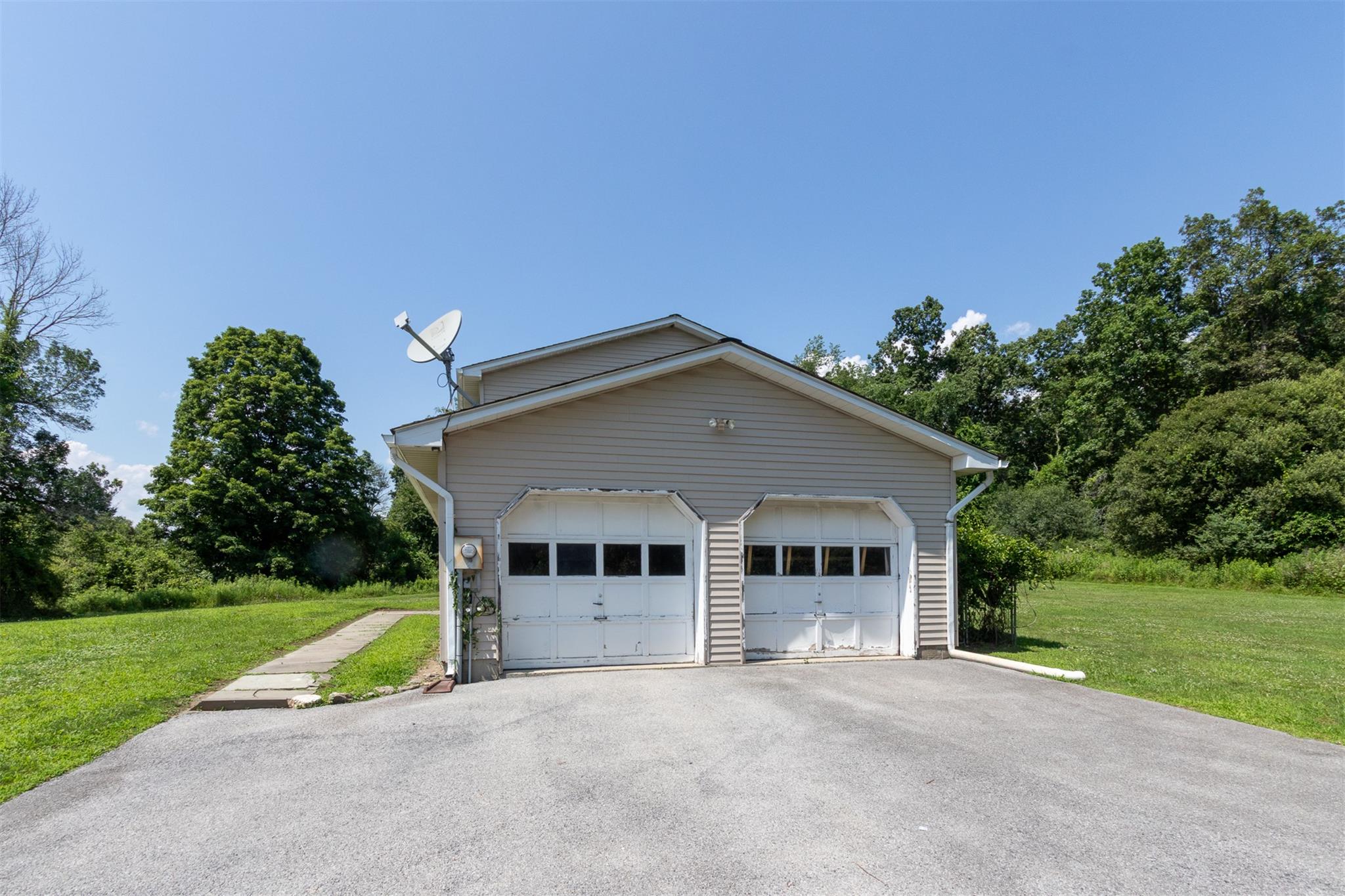 20 Meadow Ridge Lane, Lagrangeville, NY 12540