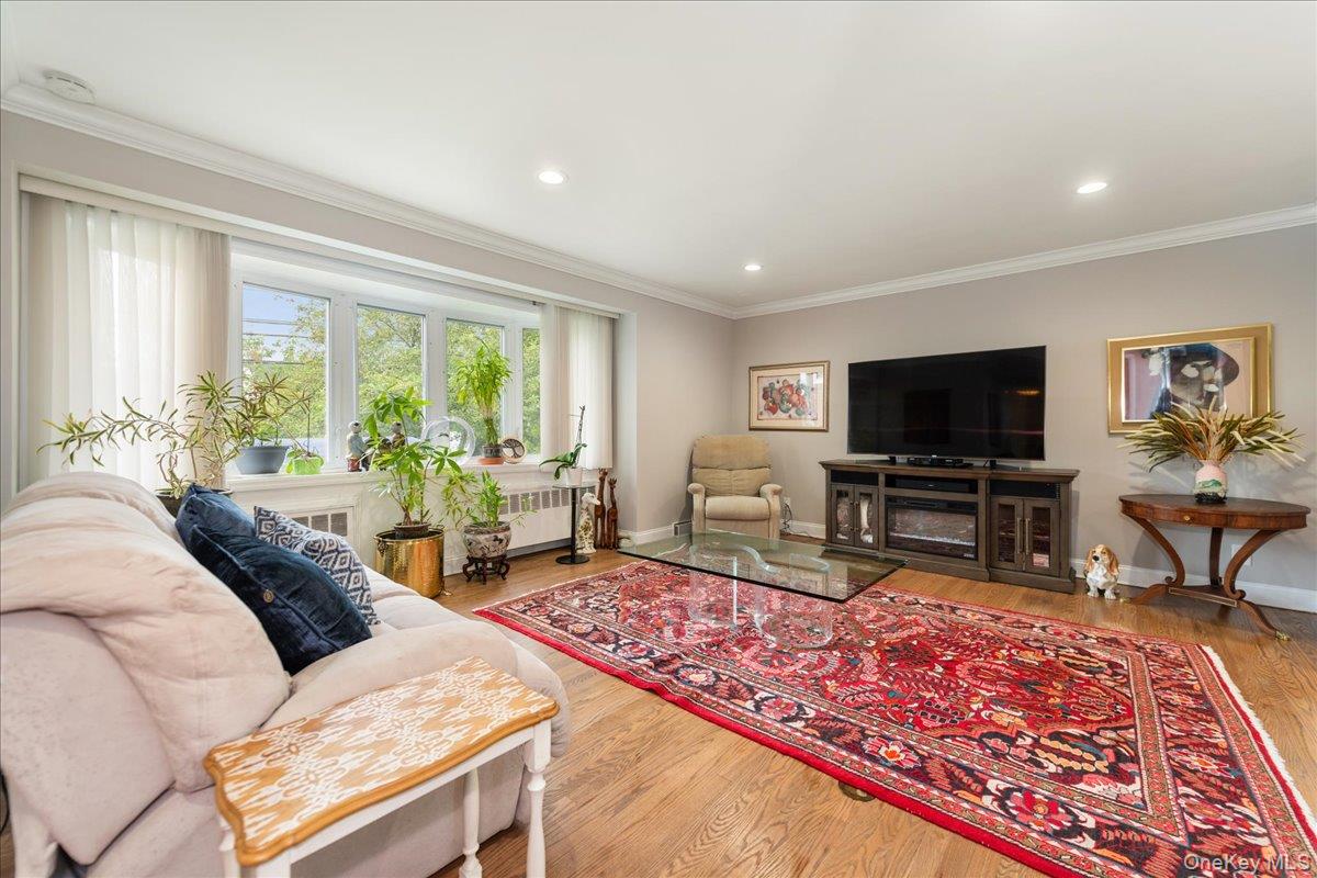 164 Blackheath Road, Lido Beach, NY 11561