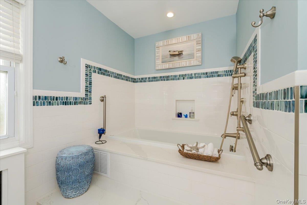 164 Blackheath Road, Lido Beach, NY 11561