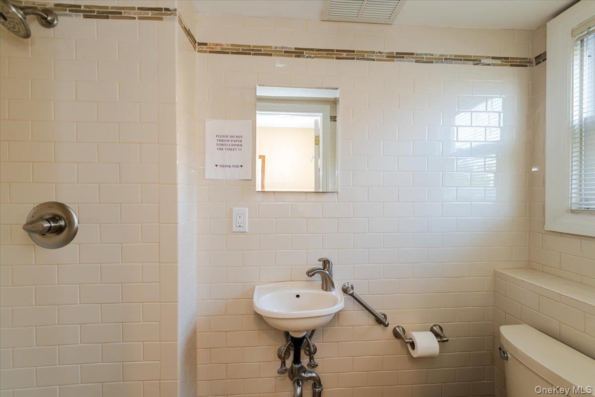 164 Blackheath Road, Lido Beach, NY 11561