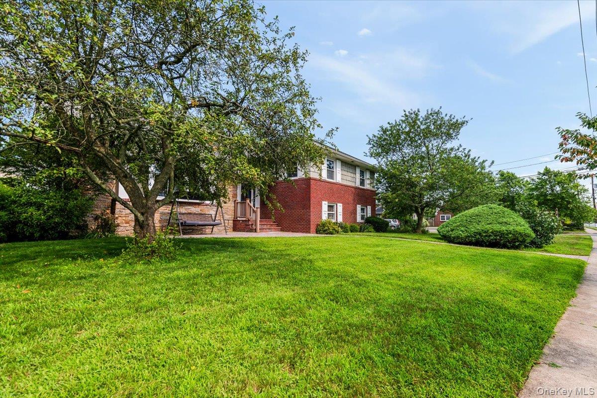 164 Blackheath Road, Lido Beach, NY 11561