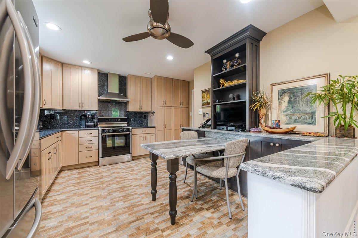 164 Blackheath Road, Lido Beach, NY 11561