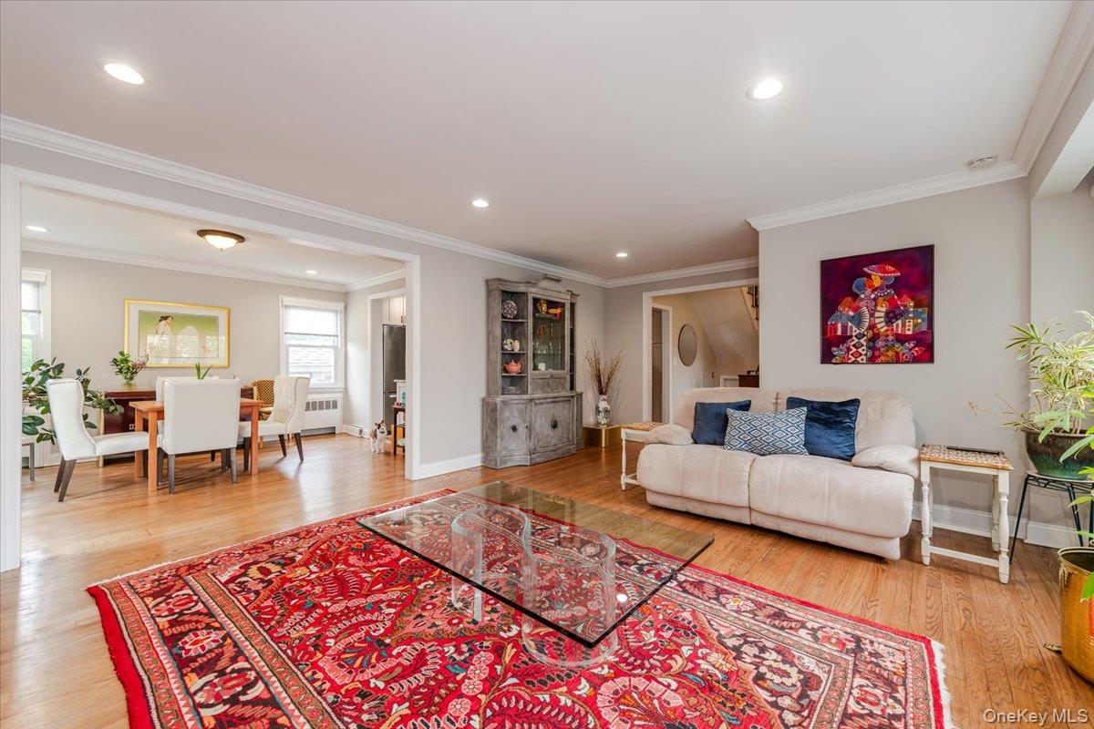 164 Blackheath Road, Lido Beach, NY 11561