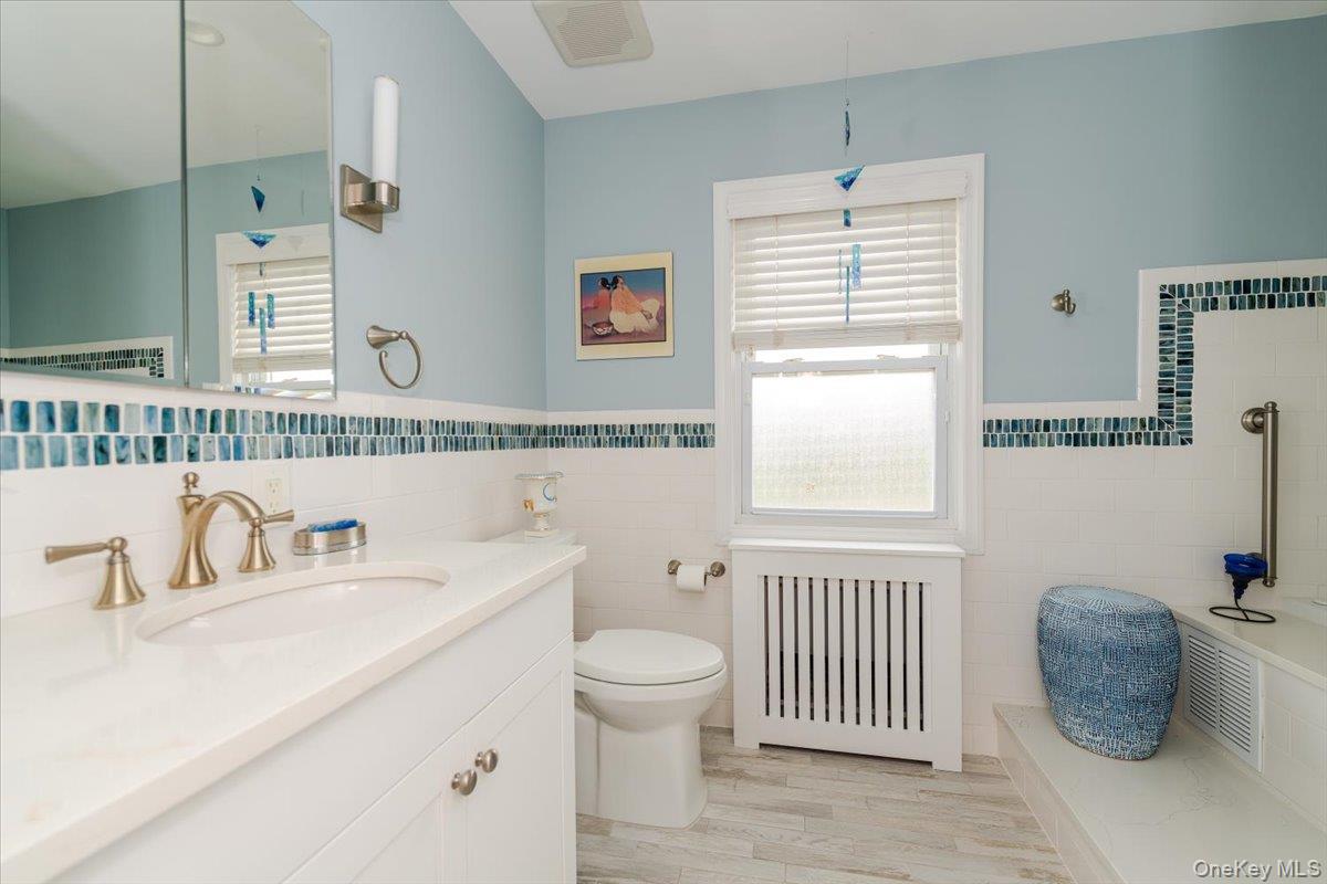 164 Blackheath Road, Lido Beach, NY 11561