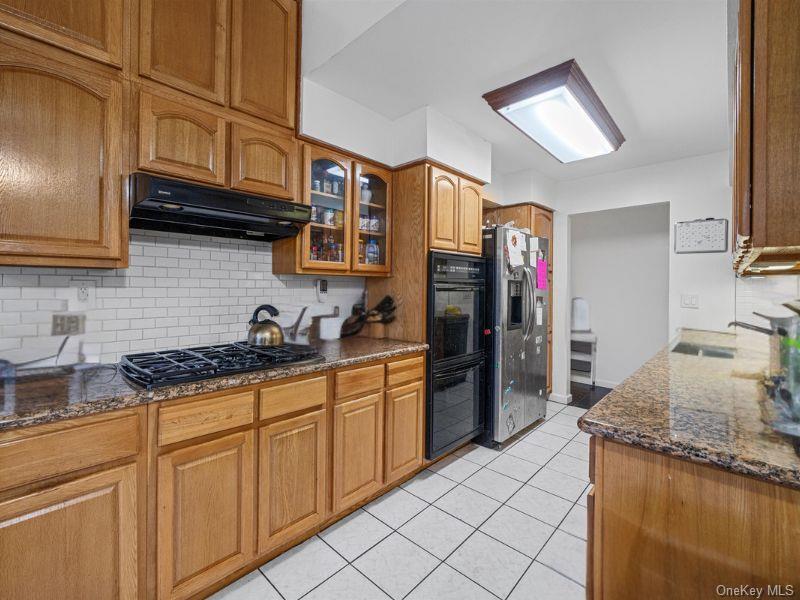 15 Gerardine Place, New City, NY 10956