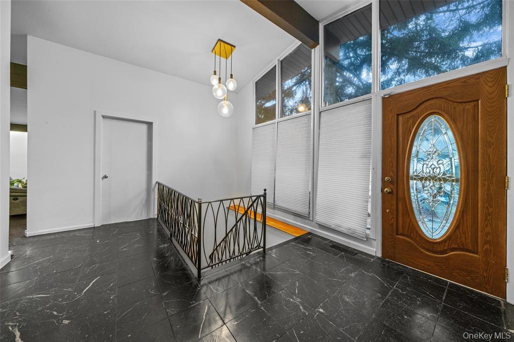 15 Gerardine Place, New City, NY 10956