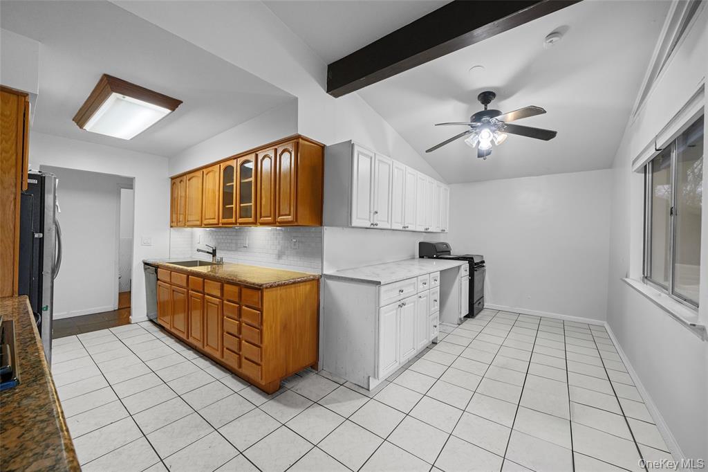 15 Gerardine Place, New City, NY 10956