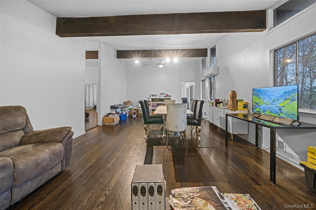 15 Gerardine Place, New City, NY 10956