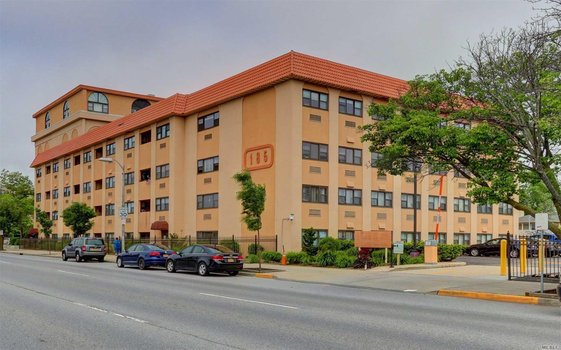 185 W Park Avenue # 302, Long Beach, NY 11561