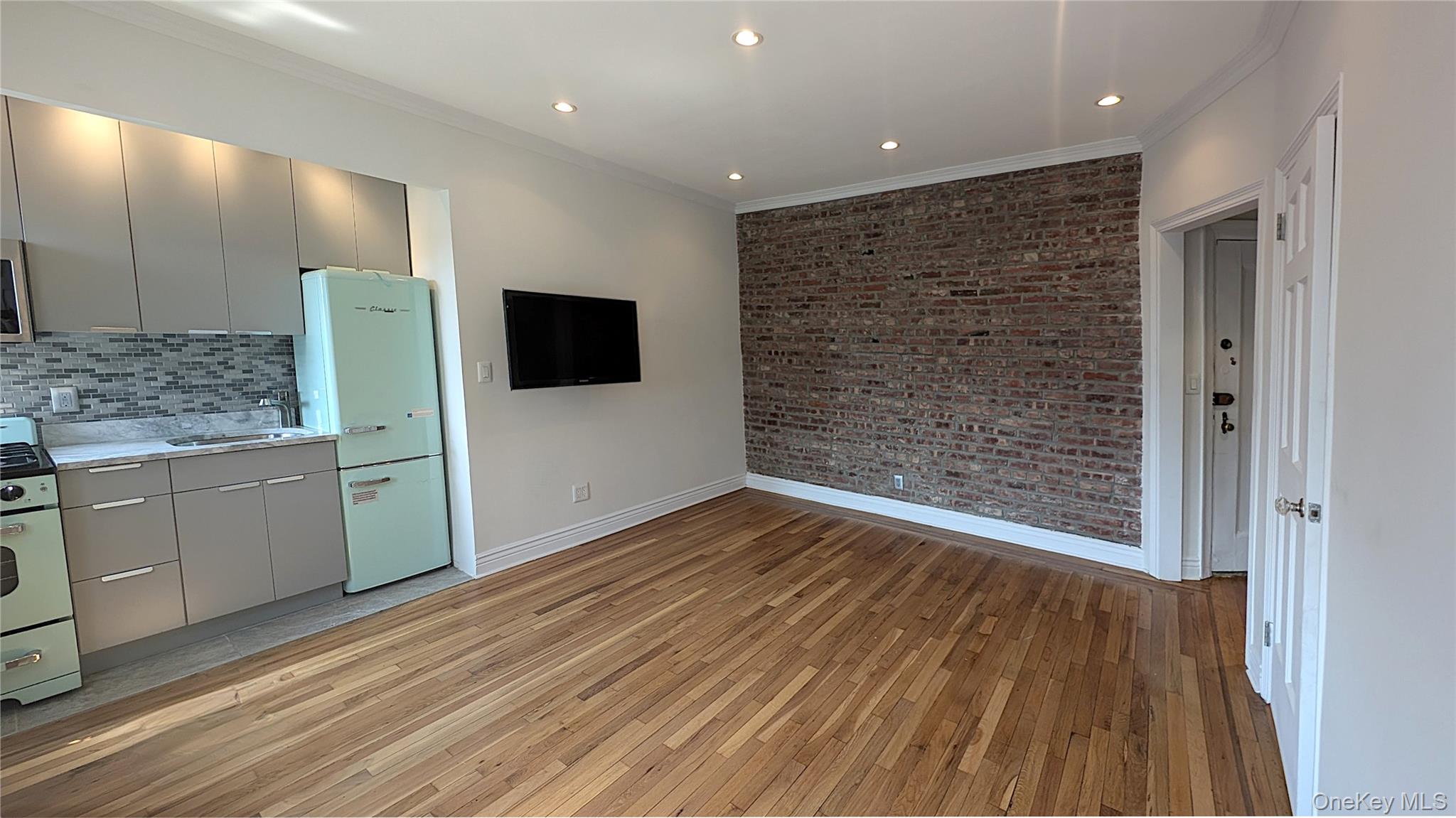 44-14 Newtown Road # 3C, Astoria, NY 11103