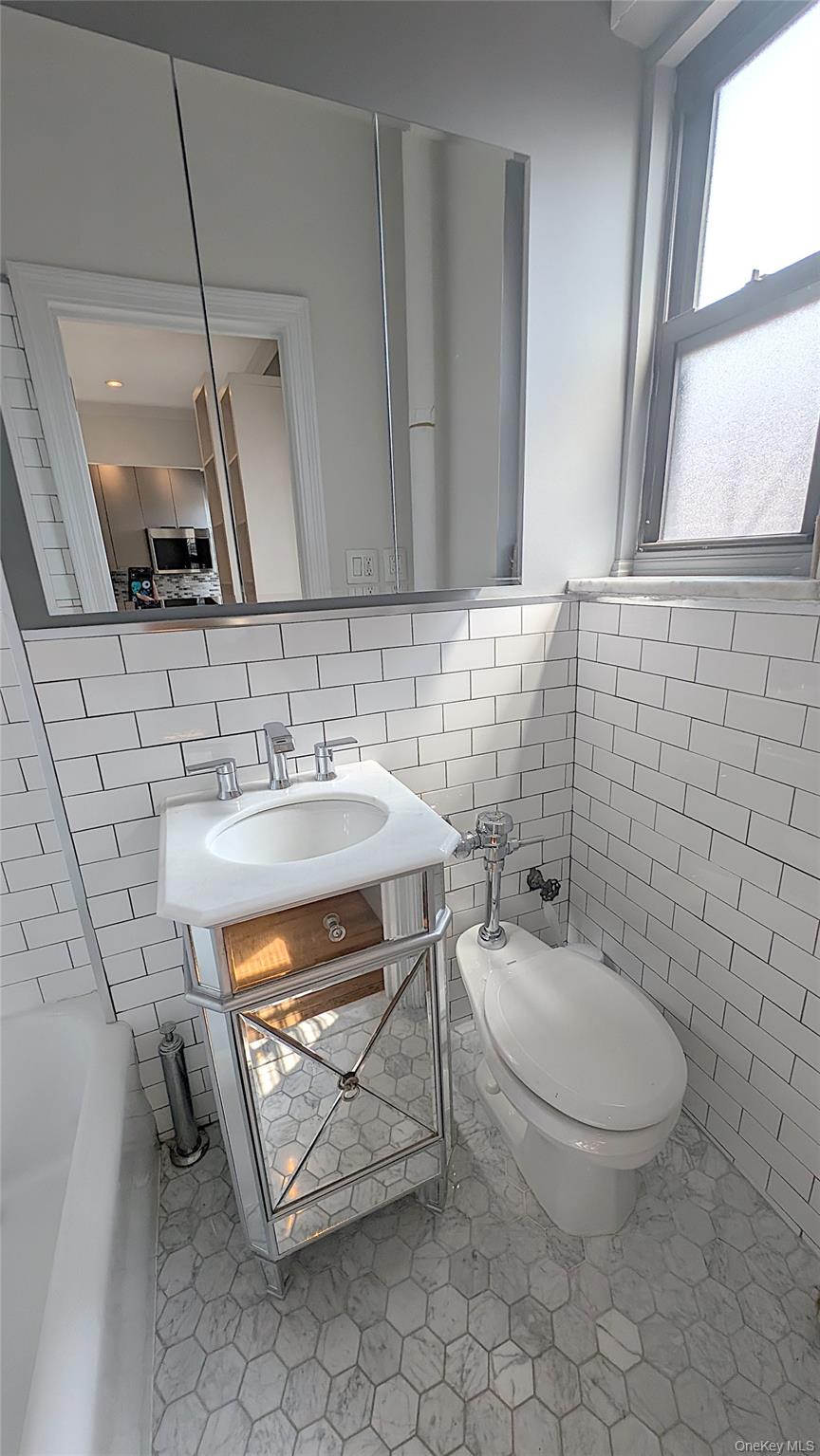 44-14 Newtown Road # 3C, Astoria, NY 11103