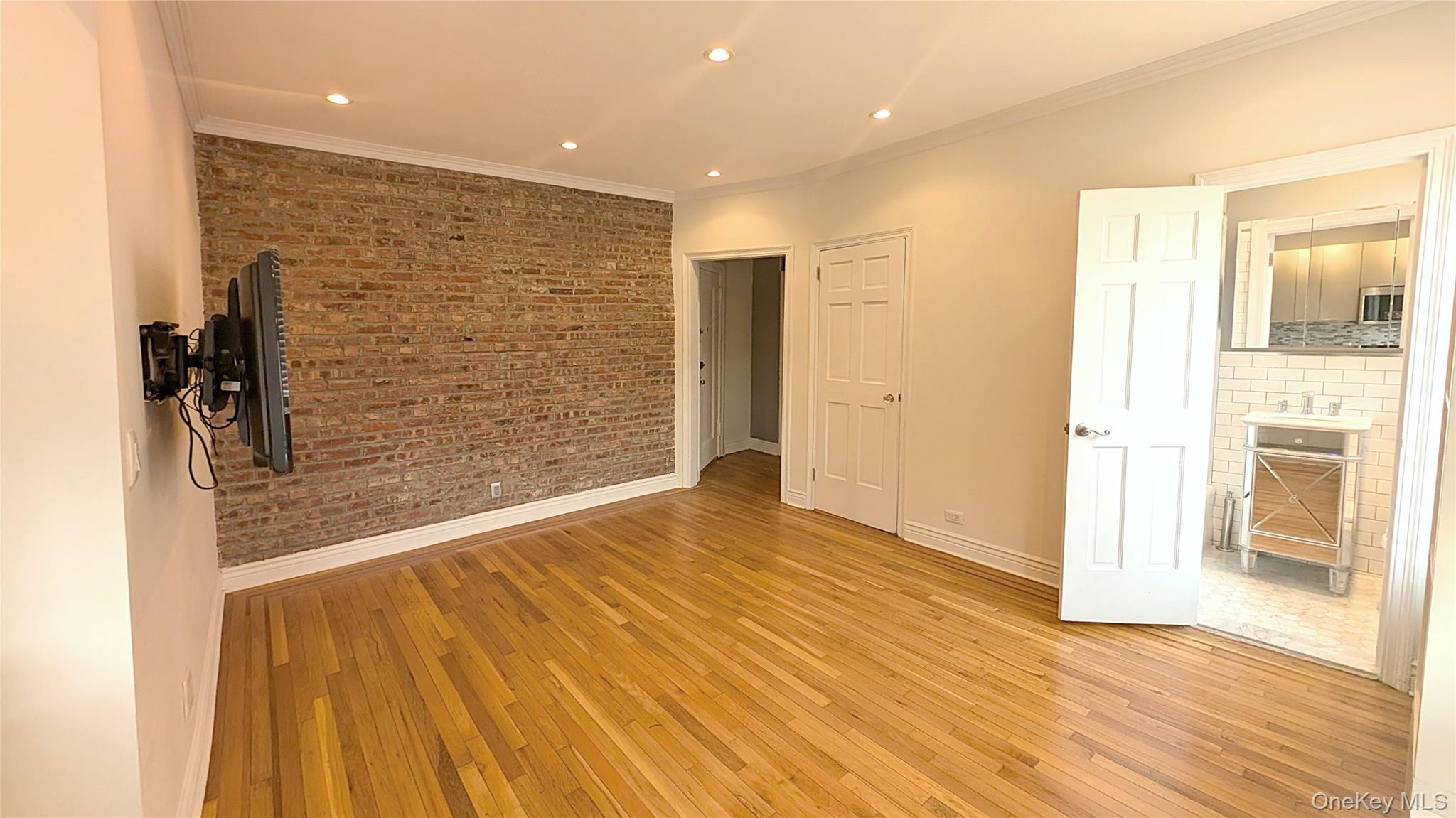 44-14 Newtown Road # 3C, Astoria, NY 11103