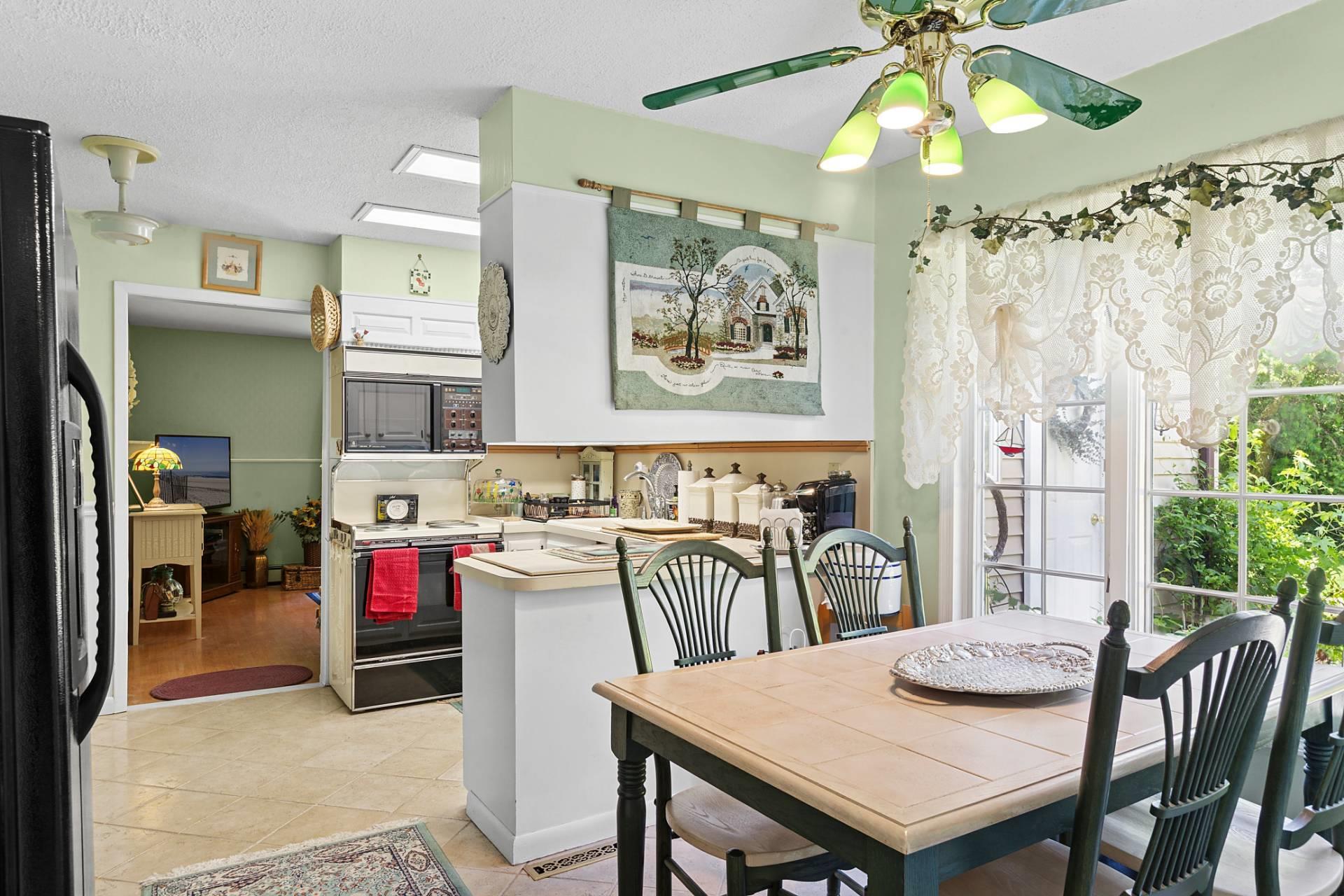 9 Marydale Lane, Bellport, NY 11719