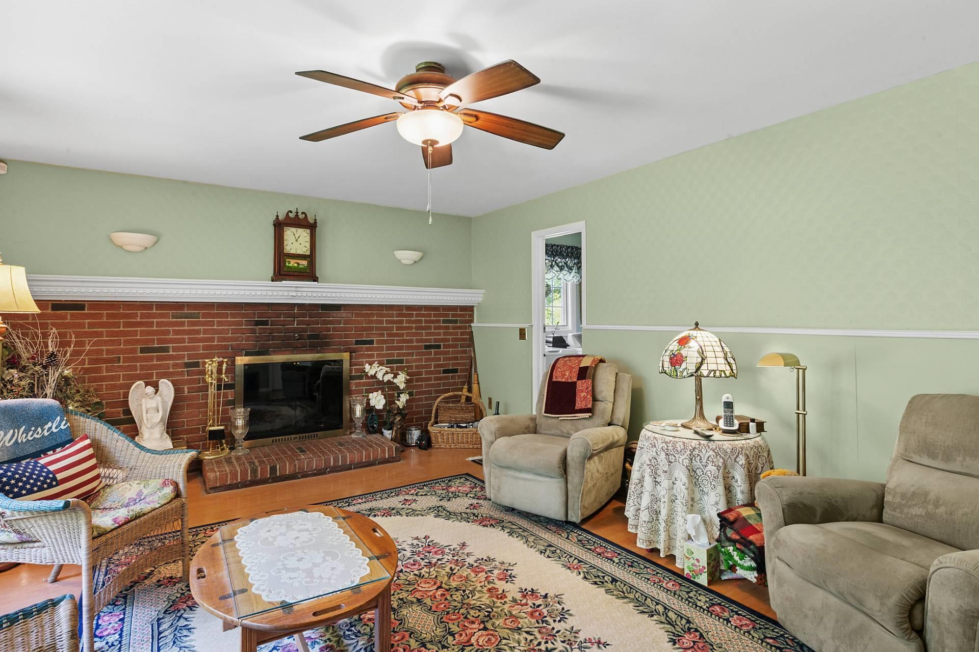 9 Marydale Lane, Bellport, NY 11719