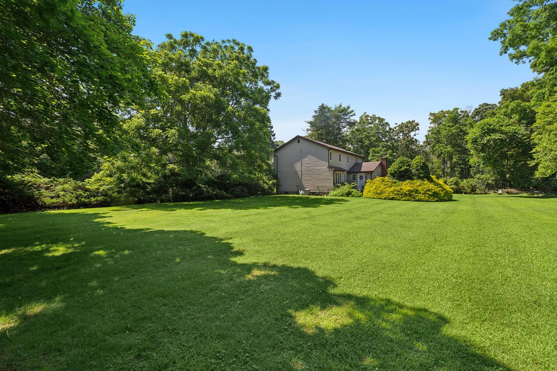 9 Marydale Lane, Bellport, NY 11719