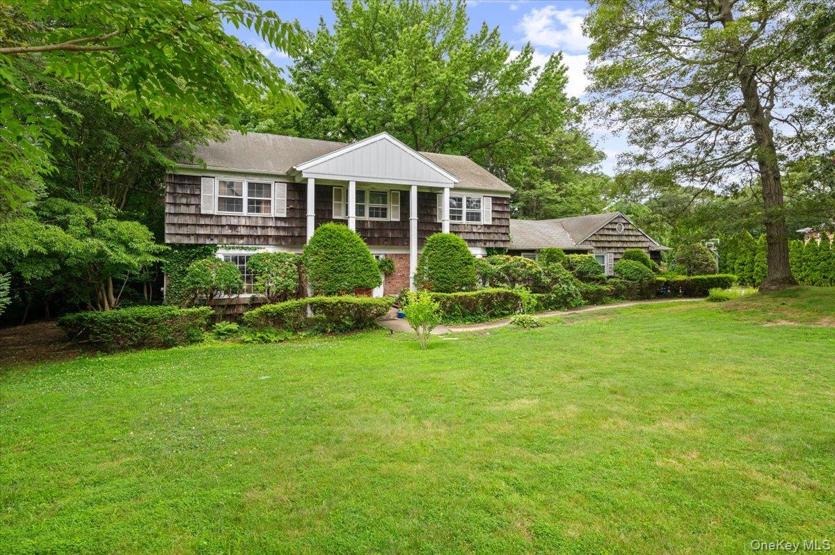 16 Norma Lane, Dix Hills, NY 11746