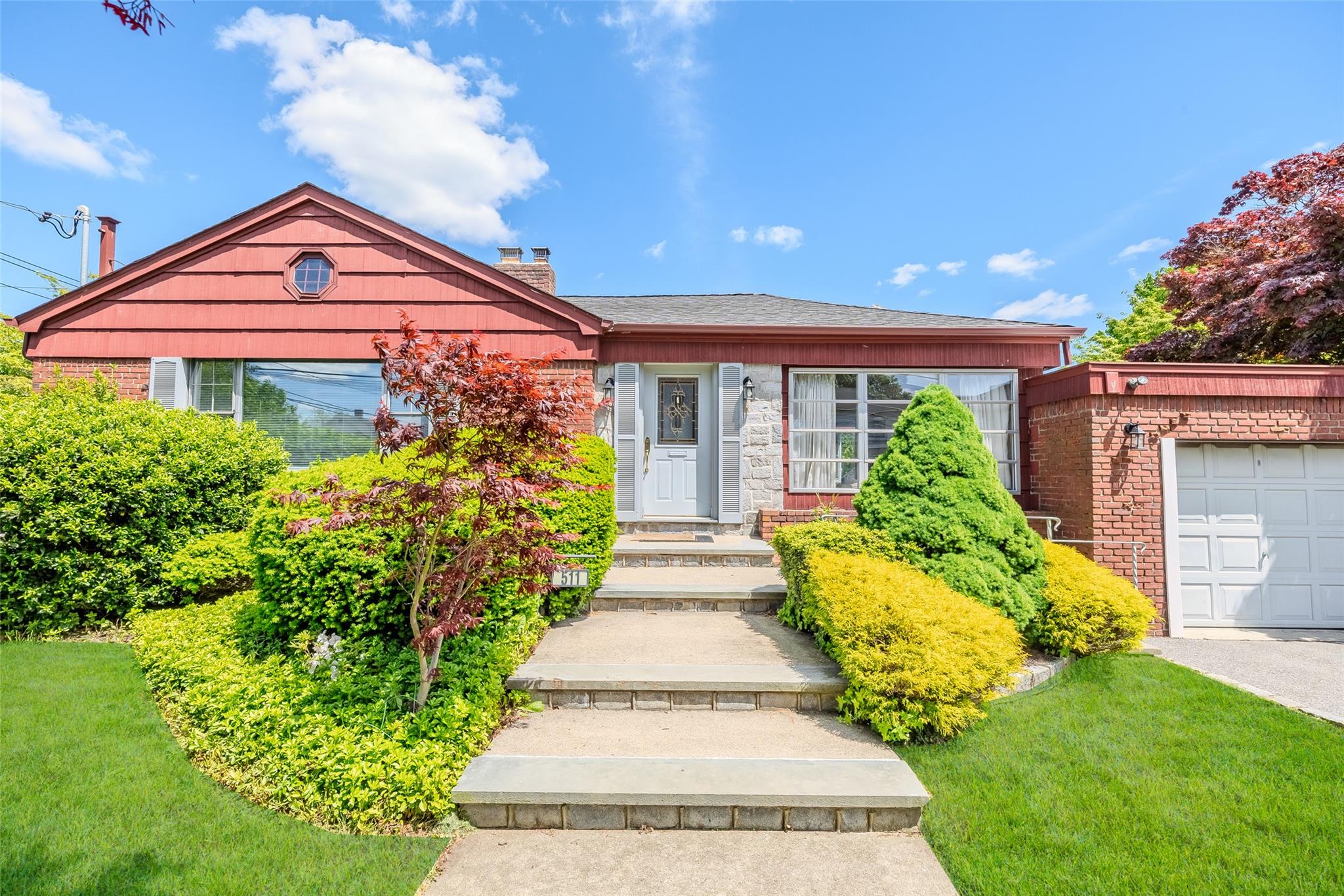 511 Milligan Lane, West Islip, NY 11795