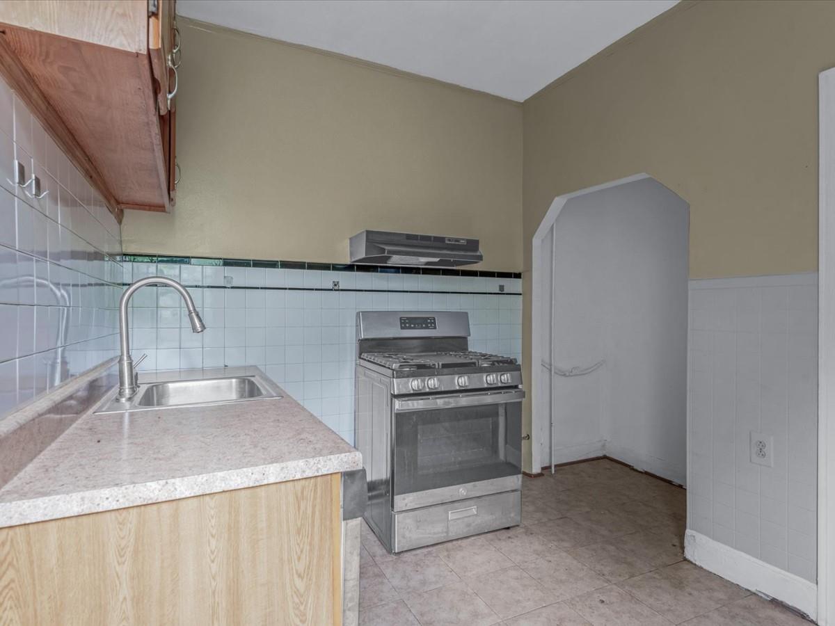 1018 Halsey Street # HSE, Brooklyn, NY 11207