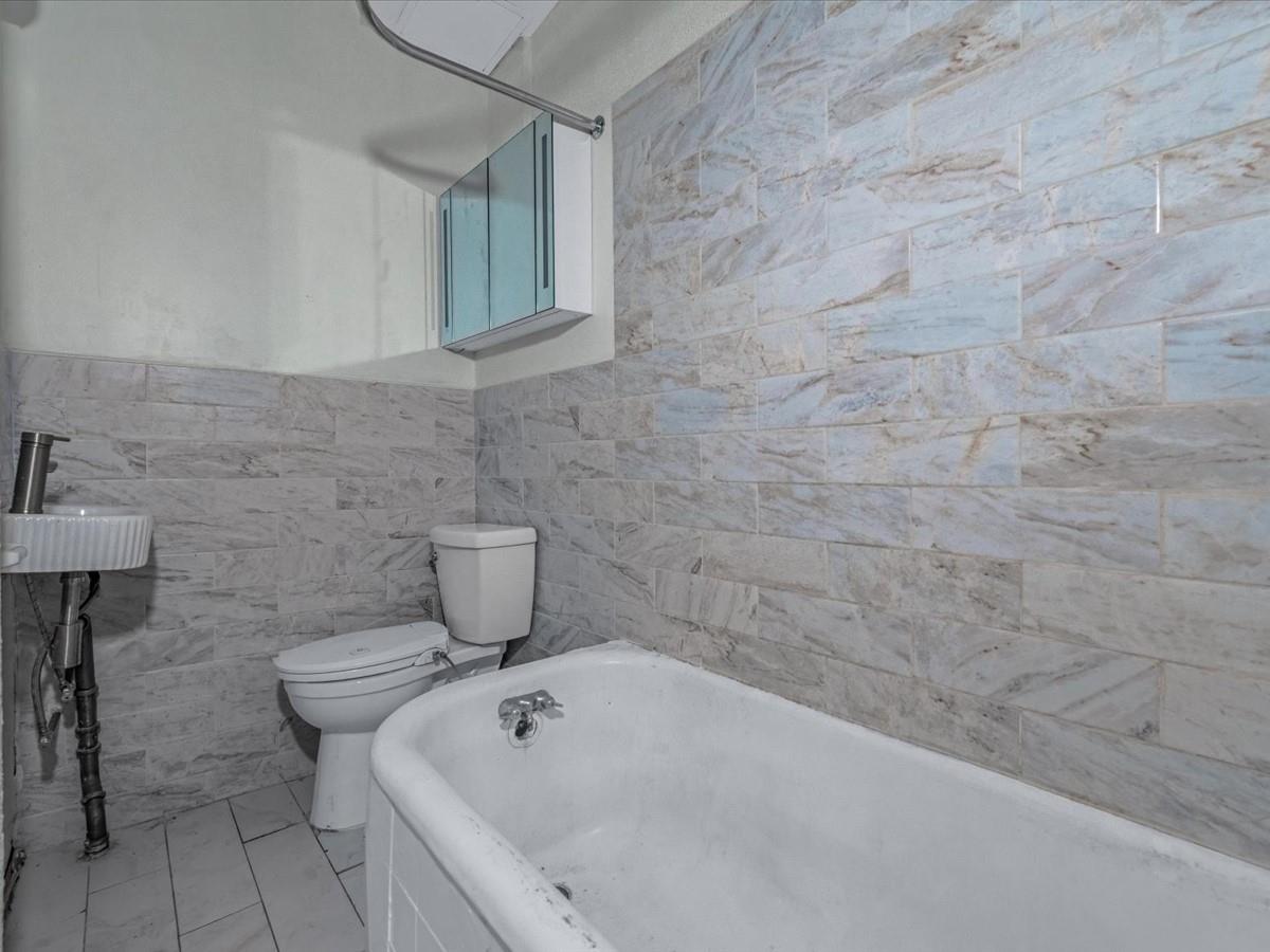 1018 Halsey Street # HSE, Brooklyn, NY 11207