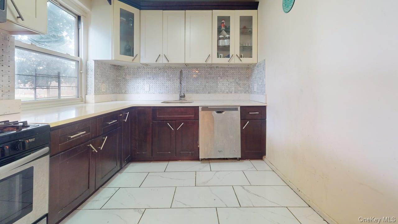 150-28 Jewel Avenue # 1, Flushing, NY 11367