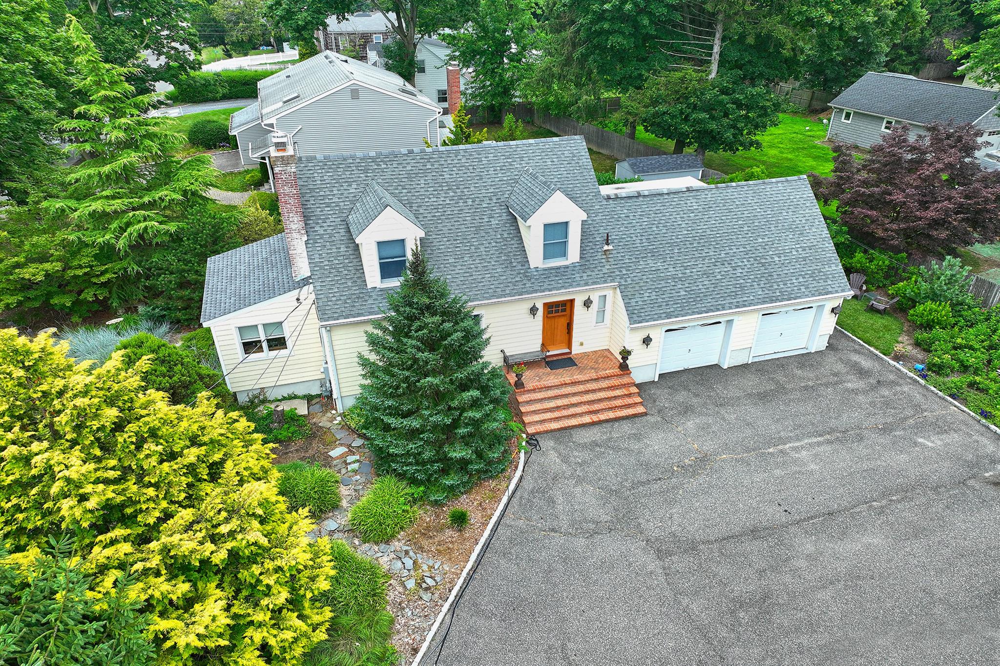 197 Maple Hill Road, Huntington, NY 11743