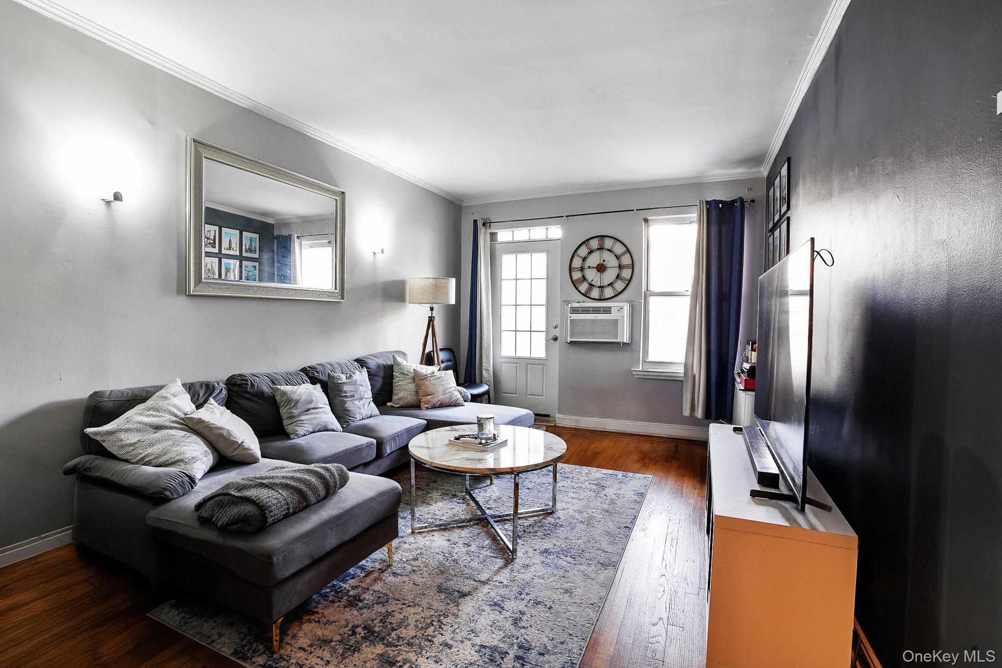 27-18 Newtown ave Avenue, Astoria, NY 11102