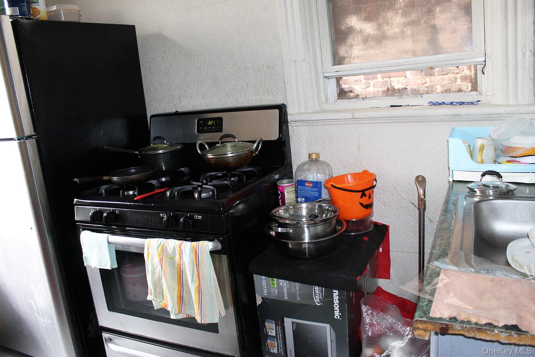 1731 White Plains Road, Bronx, NY 10462