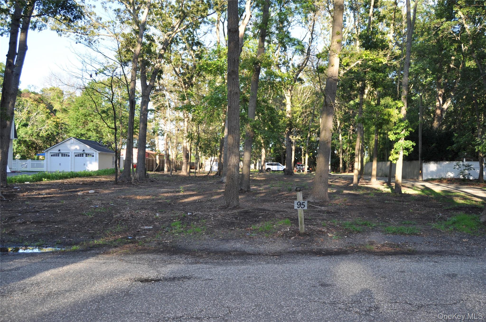 95 Lincoln Road, Medford, NY 11763