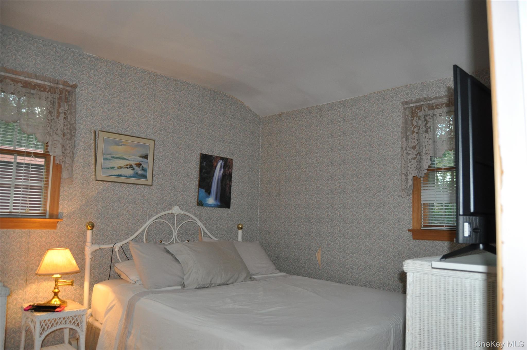 95 Lincoln Road, Medford, NY 11763