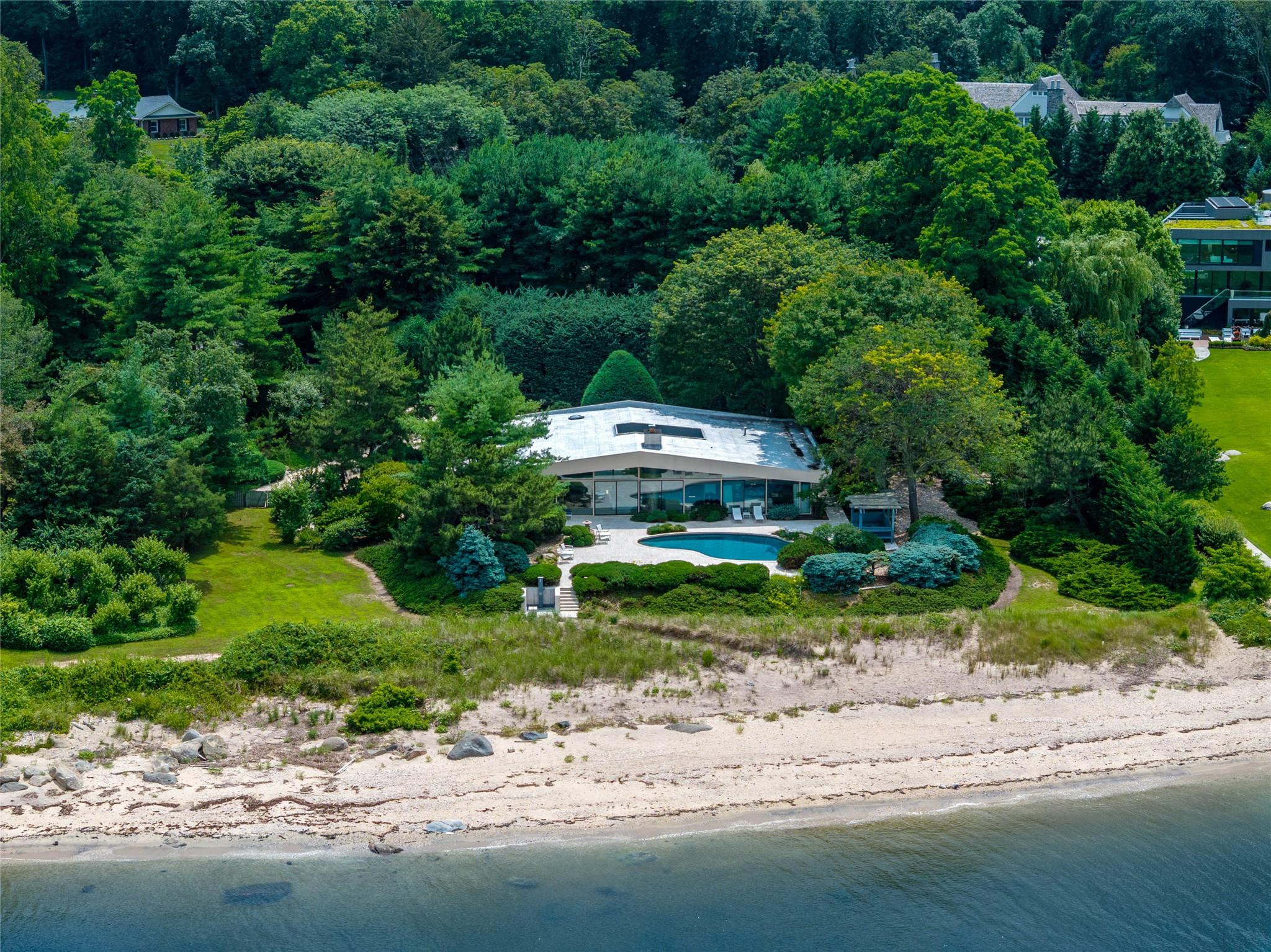 96 Old House Lane, Sands Point, NY 11050