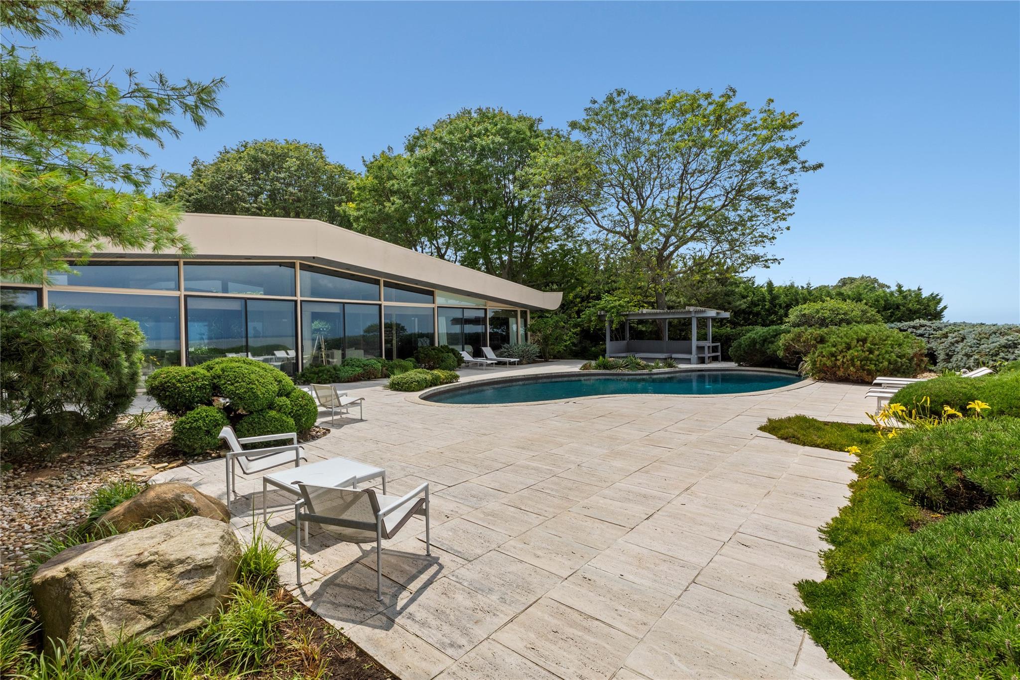 96 Old House Lane, Sands Point, NY 11050