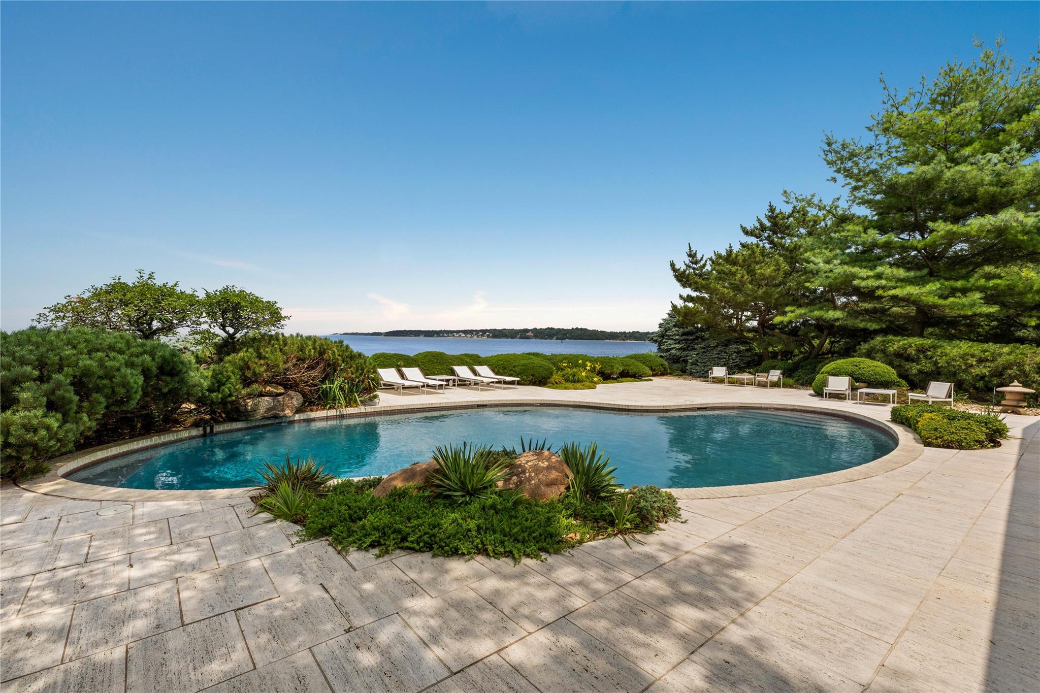 96 Old House Lane, Sands Point, NY 11050