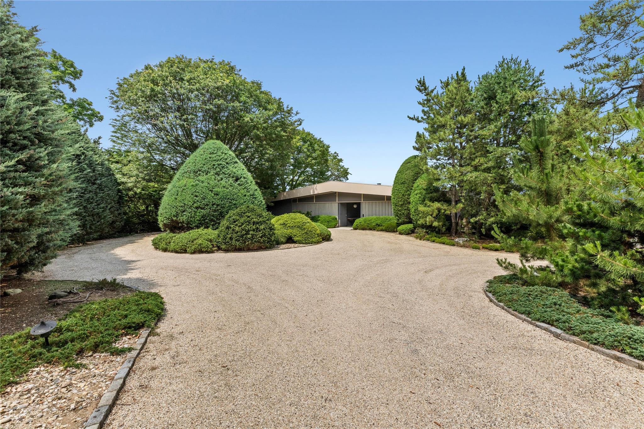 96 Old House Lane, Sands Point, NY 11050