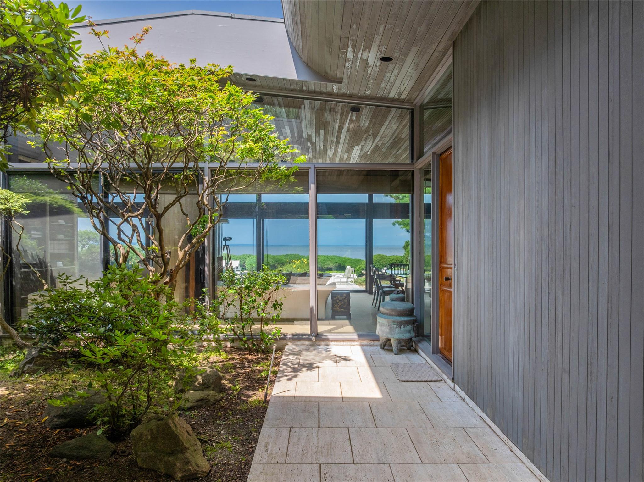 96 Old House Lane, Sands Point, NY 11050