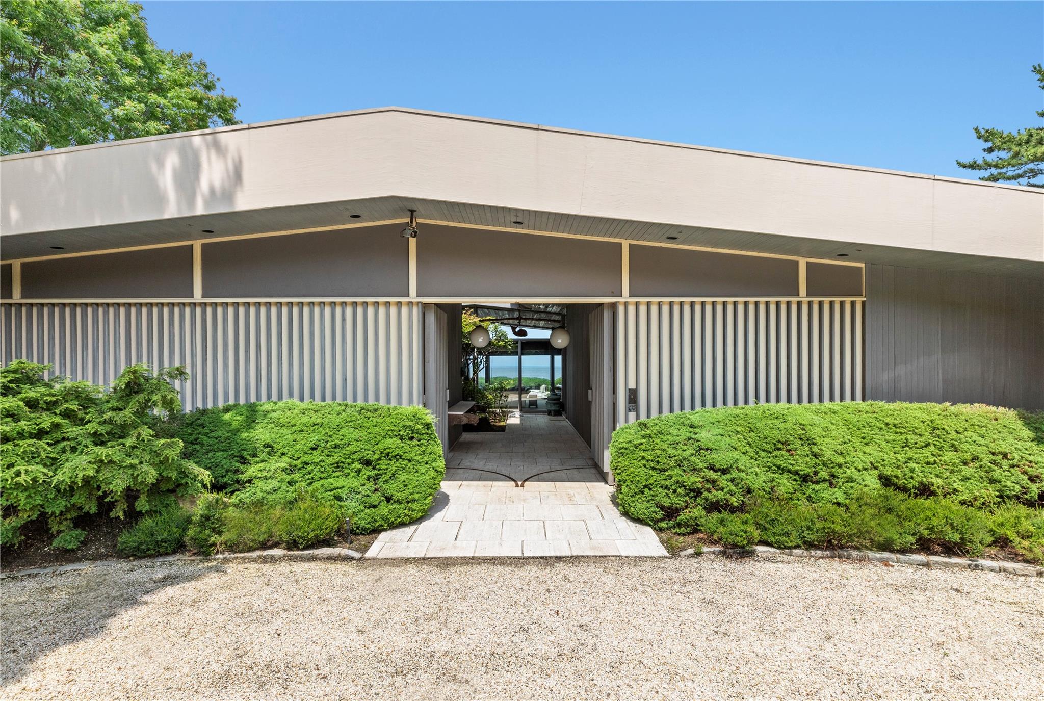 96 Old House Lane, Sands Point, NY 11050