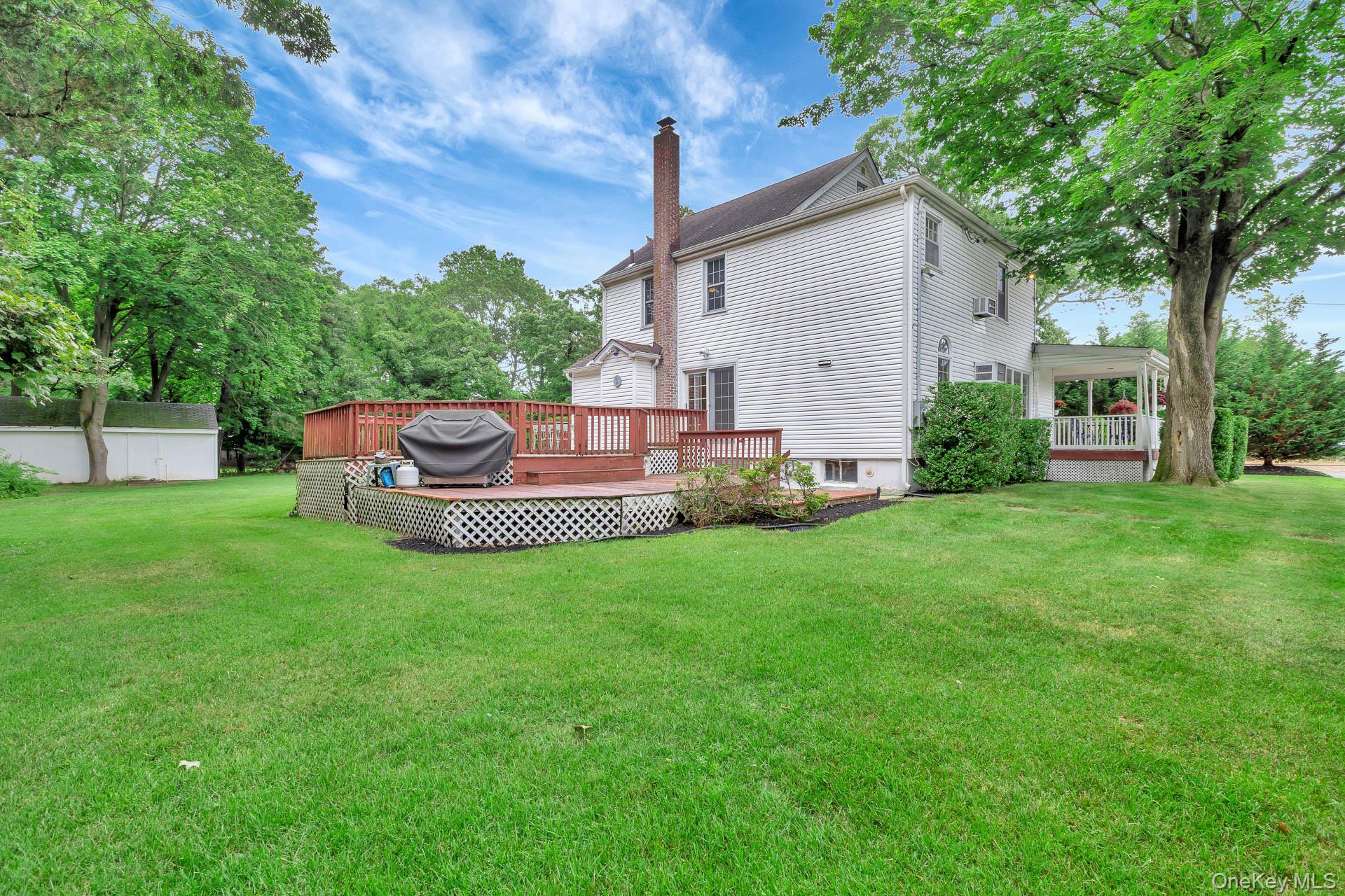 1 Garfield Court, Nesconset, NY 11767