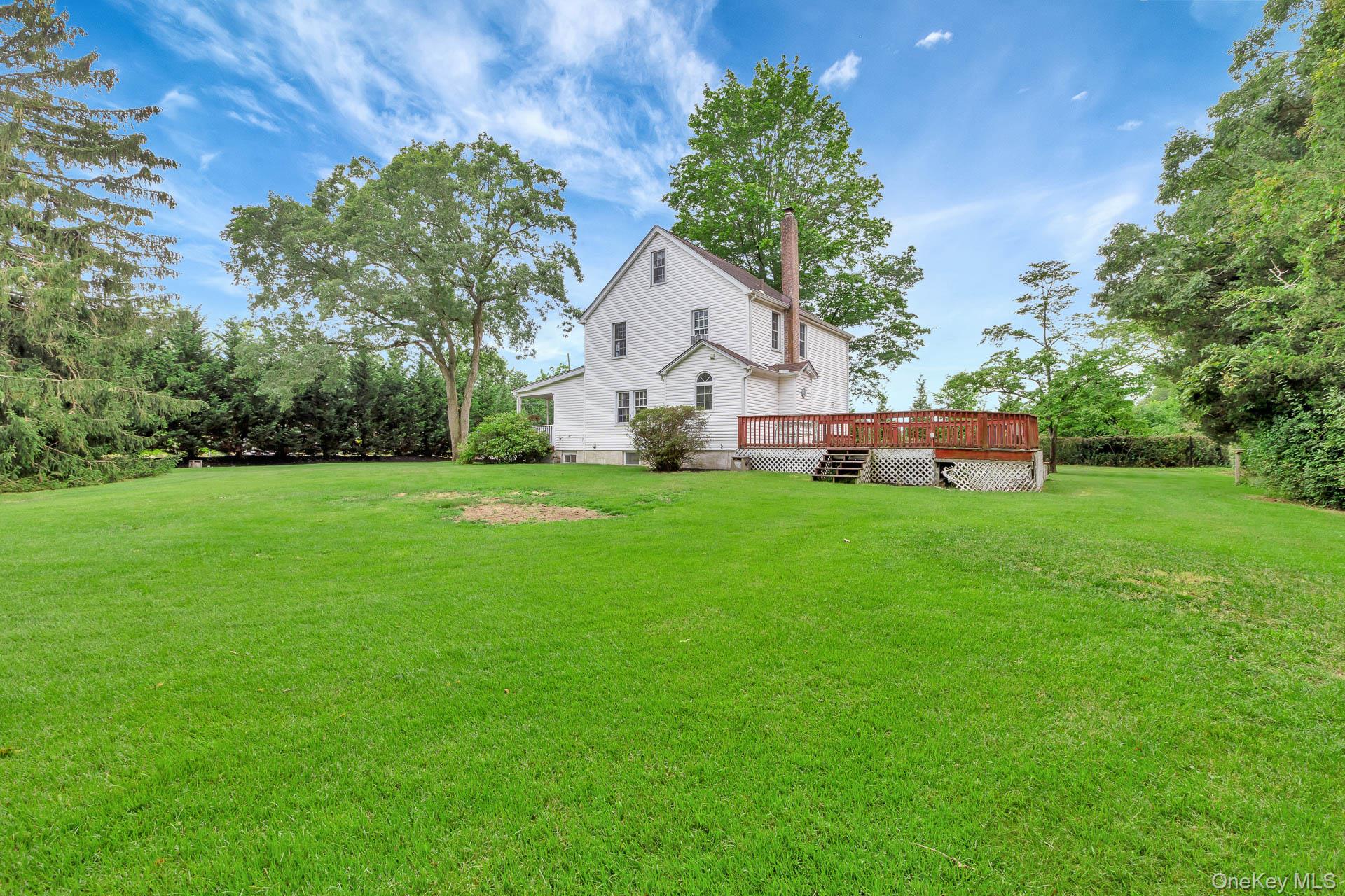 1 Garfield Court, Nesconset, NY 11767