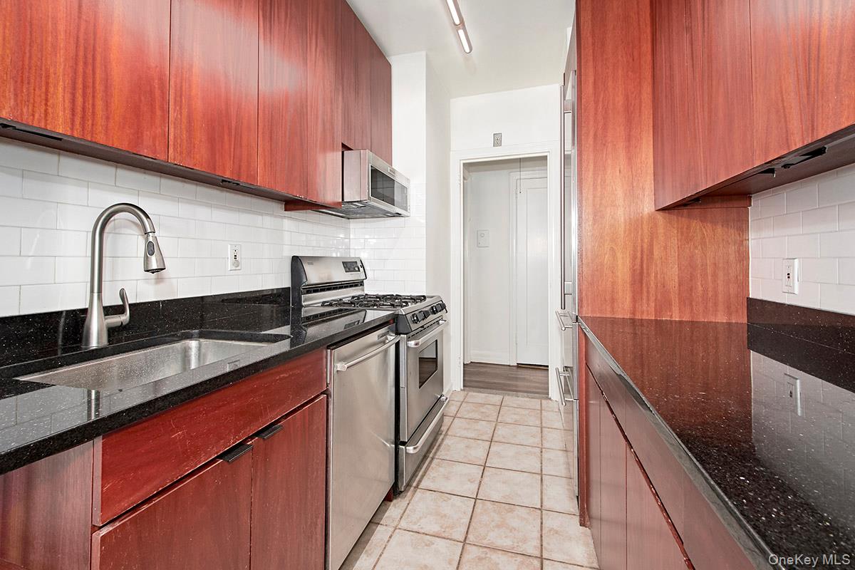 35 Parkview Avenue # 3F, Bronxville, NY 10708